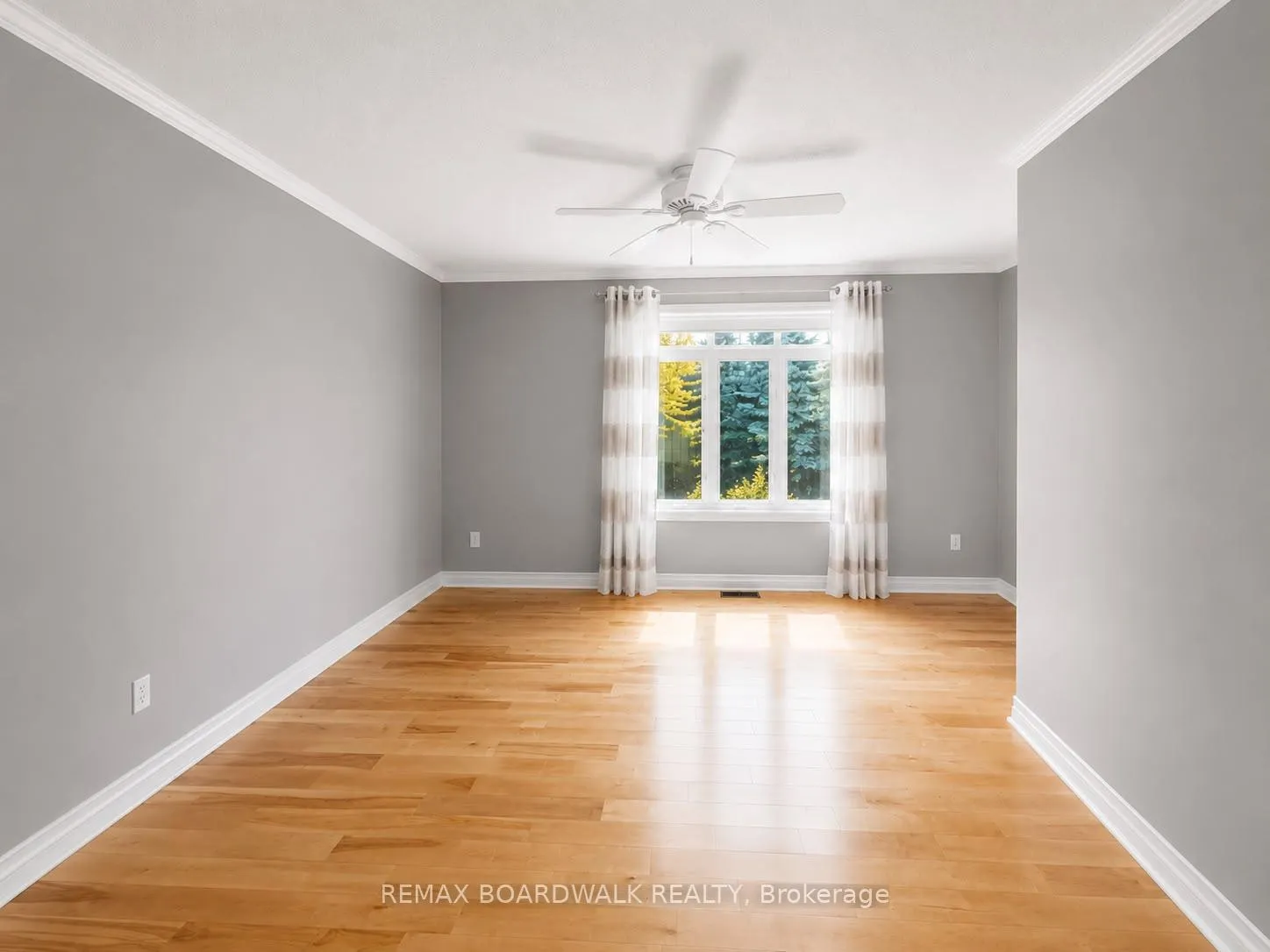 Photo 18 of 42 College Circle, Ottawa, Castle Heights — HOMEH