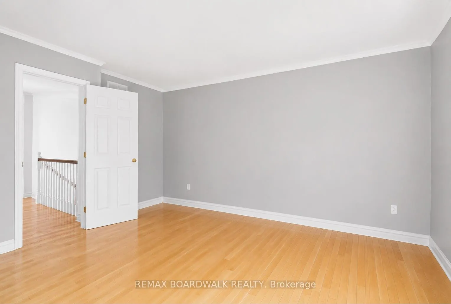 Photo 22 of 42 College Circle, Ottawa, Castle Heights — HOMEH