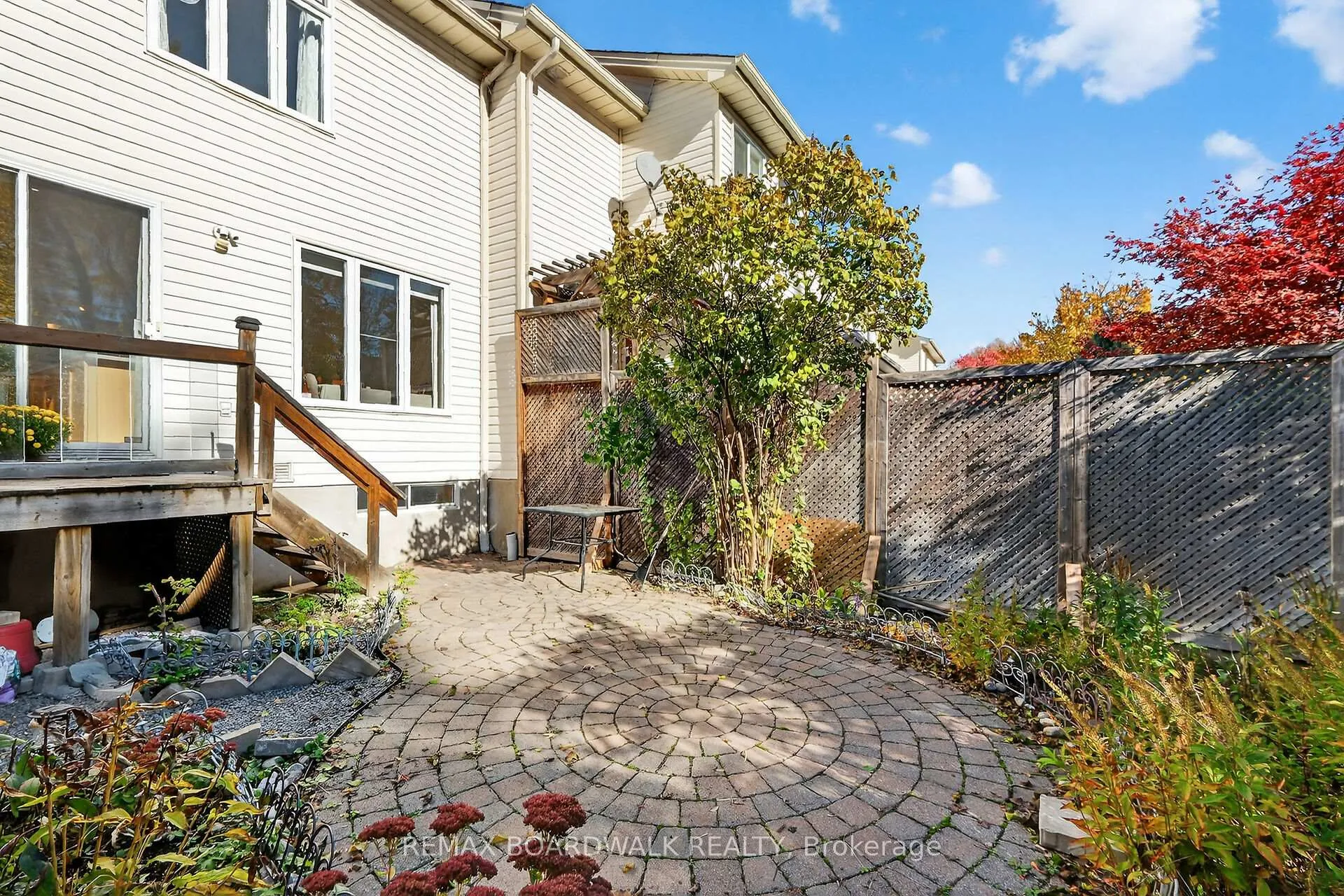 Photo 26 of 42 College Circle, Ottawa, Castle Heights — HOMEH