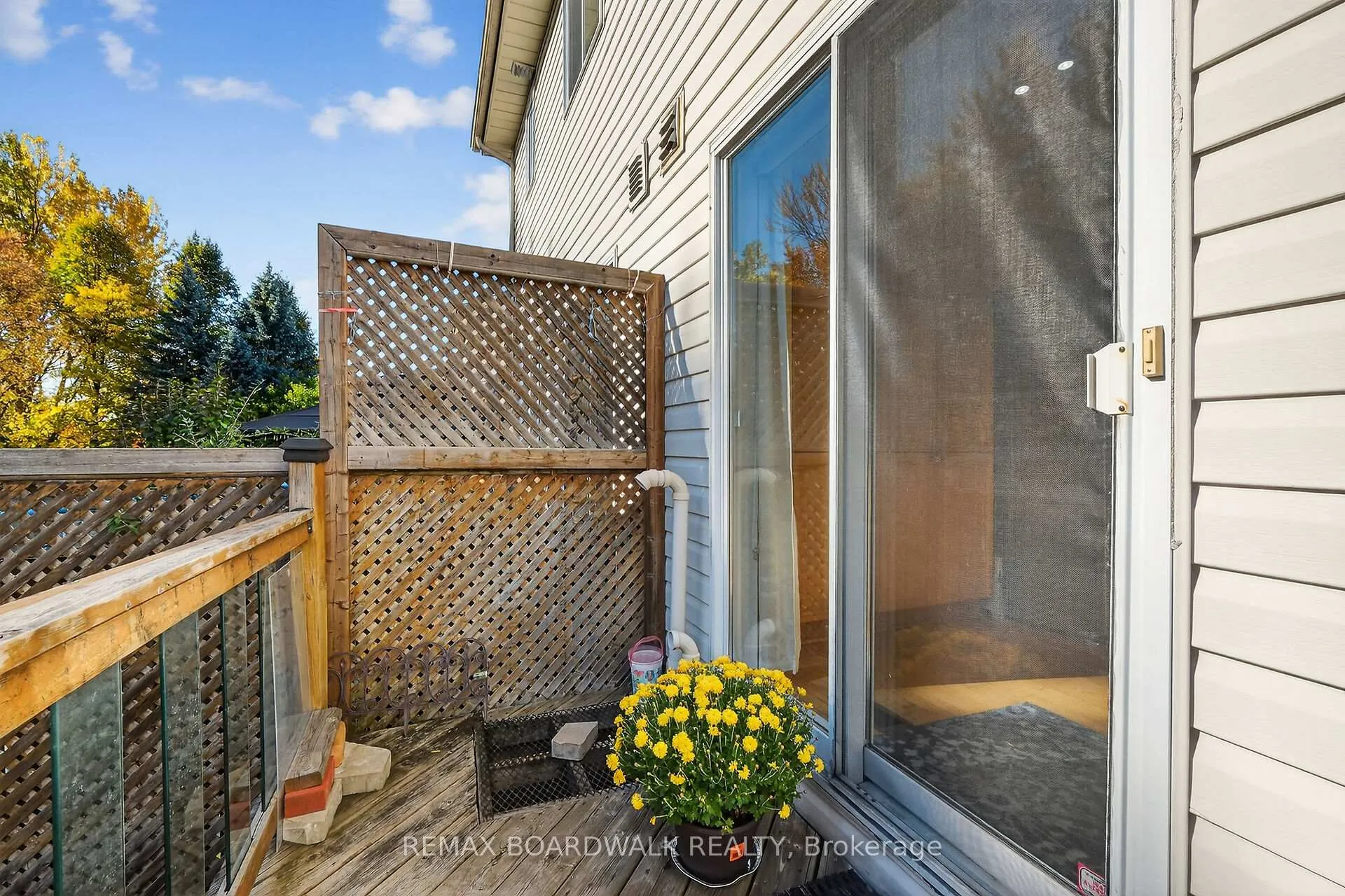 Photo 29 of 42 College Circle, Ottawa, Castle Heights — HOMEH