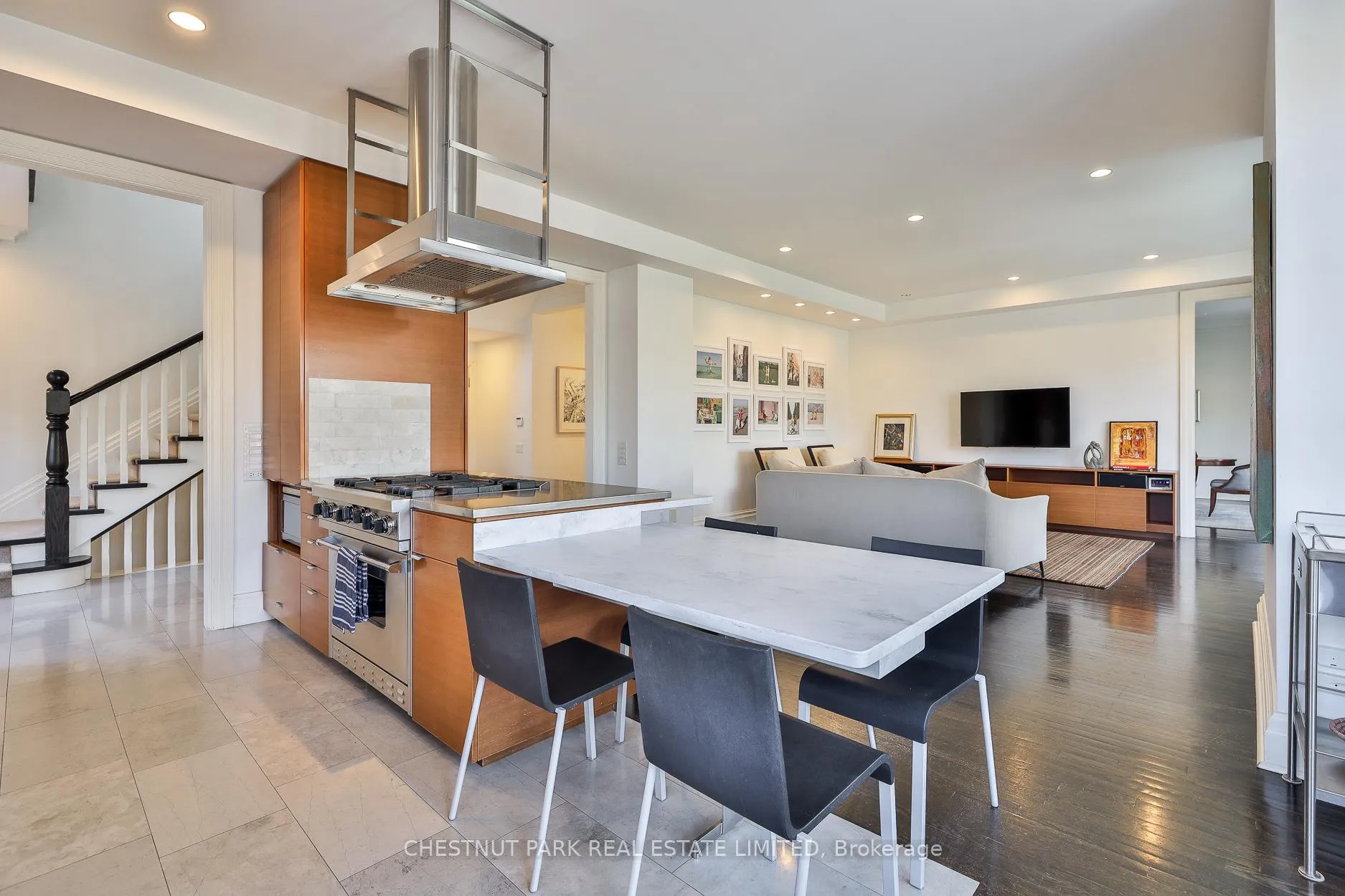 Photo 10 of 1 Glen Edyth Place, Toronto, Casa Loma — HOMEH