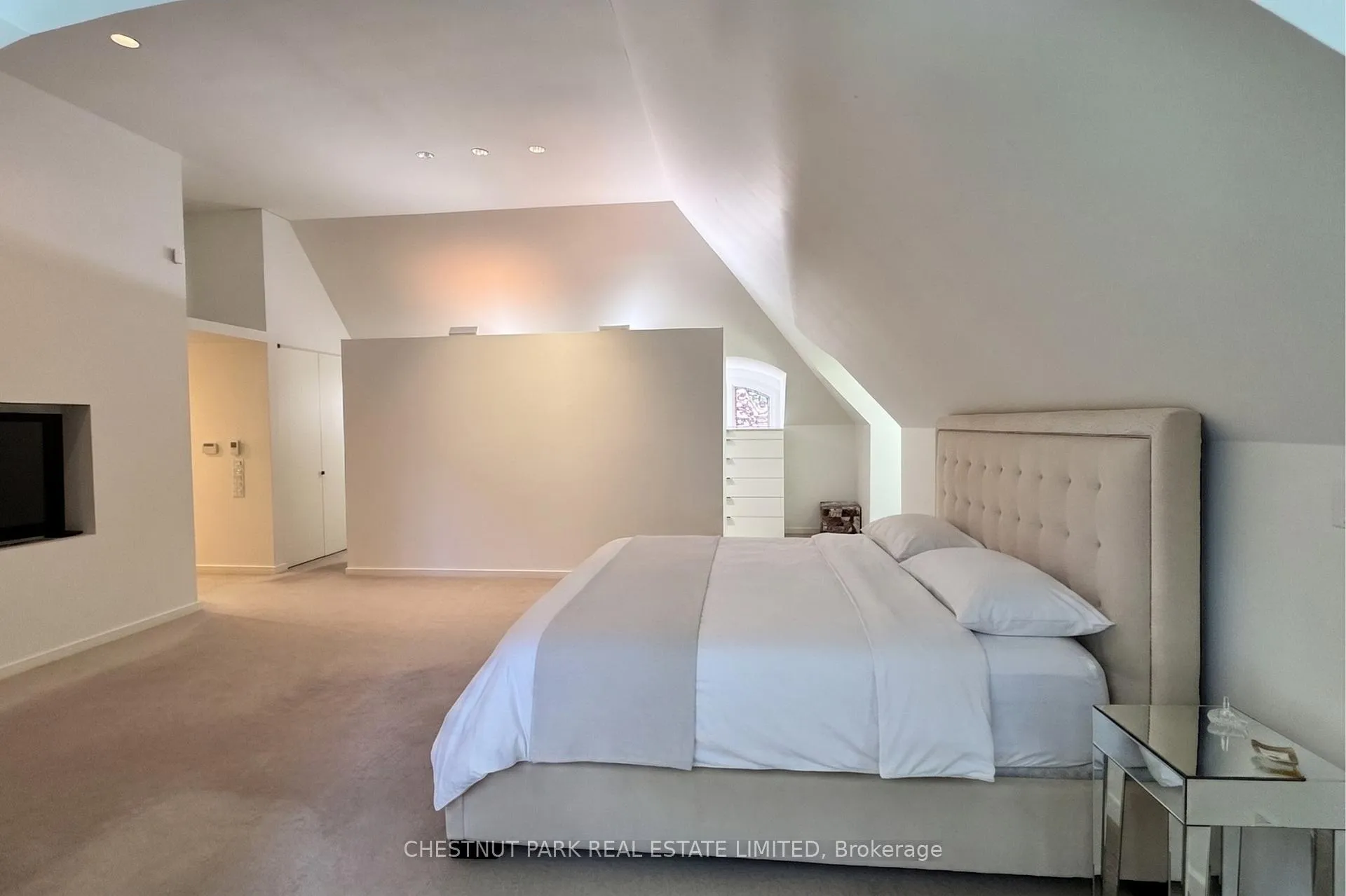 Photo 19 of 1 Glen Edyth Place, Toronto, Casa Loma — HOMEH