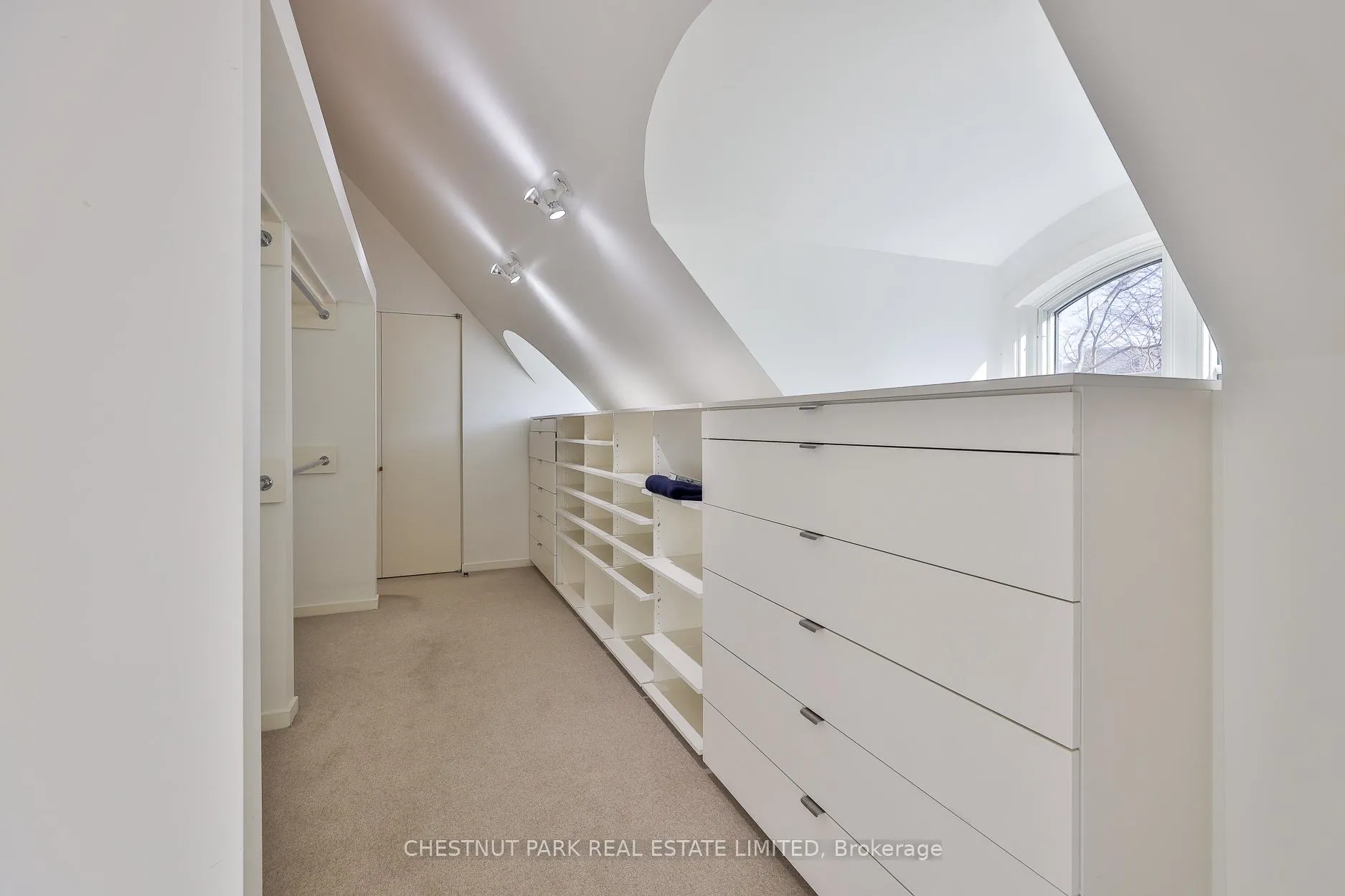 Photo 22 of 1 Glen Edyth Place, Toronto, Casa Loma — HOMEH