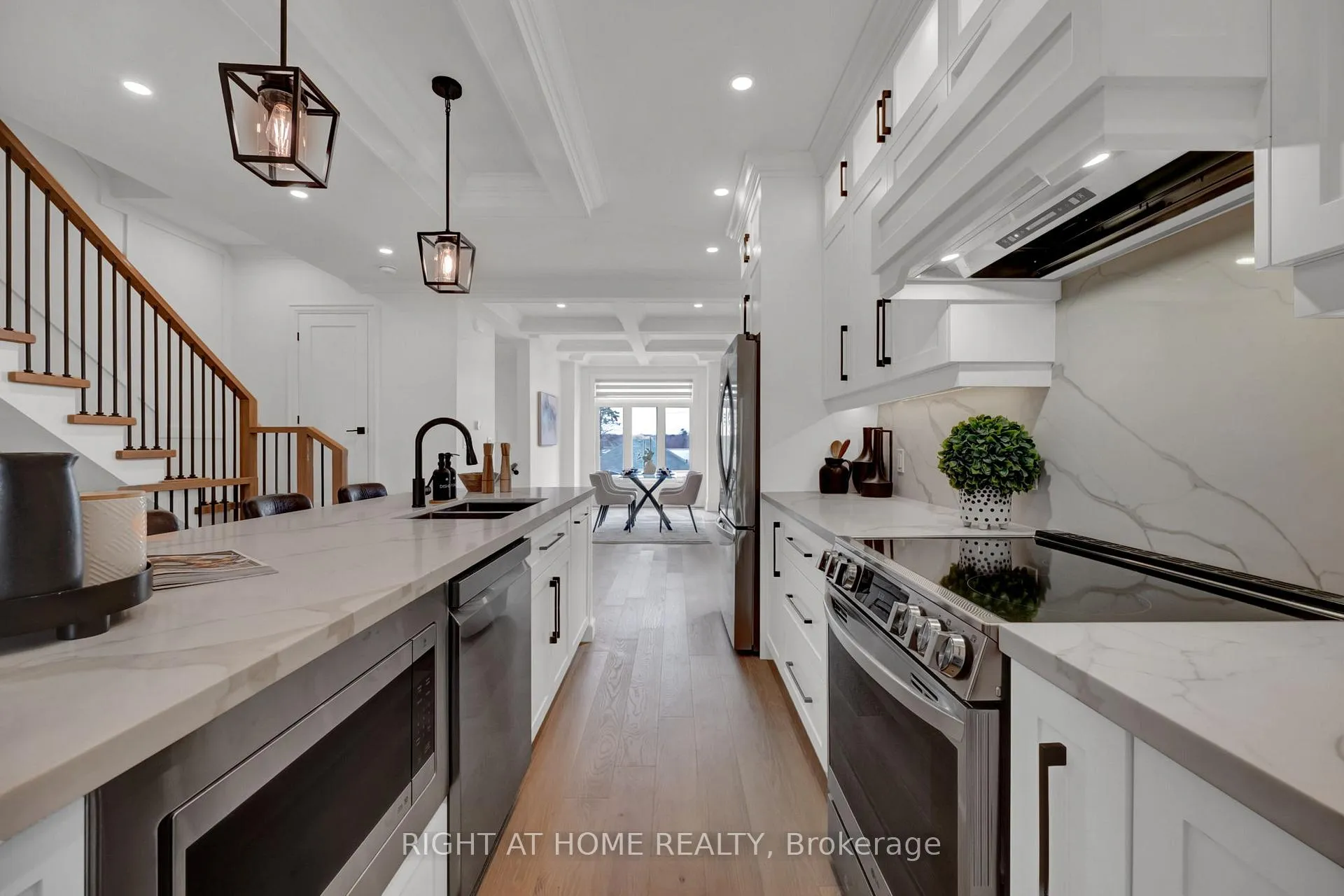 Photo 13 of 819 Fairview Avenue, Pickering, Bay Ridges — HOMEH