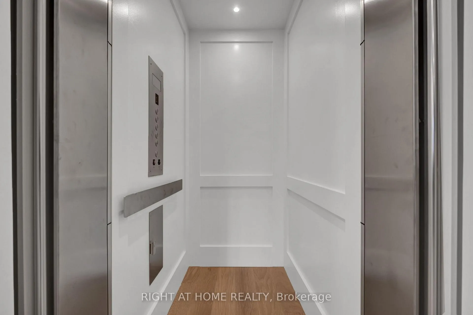 Photo 23 of 819 Fairview Avenue, Pickering, Bay Ridges — HOMEH