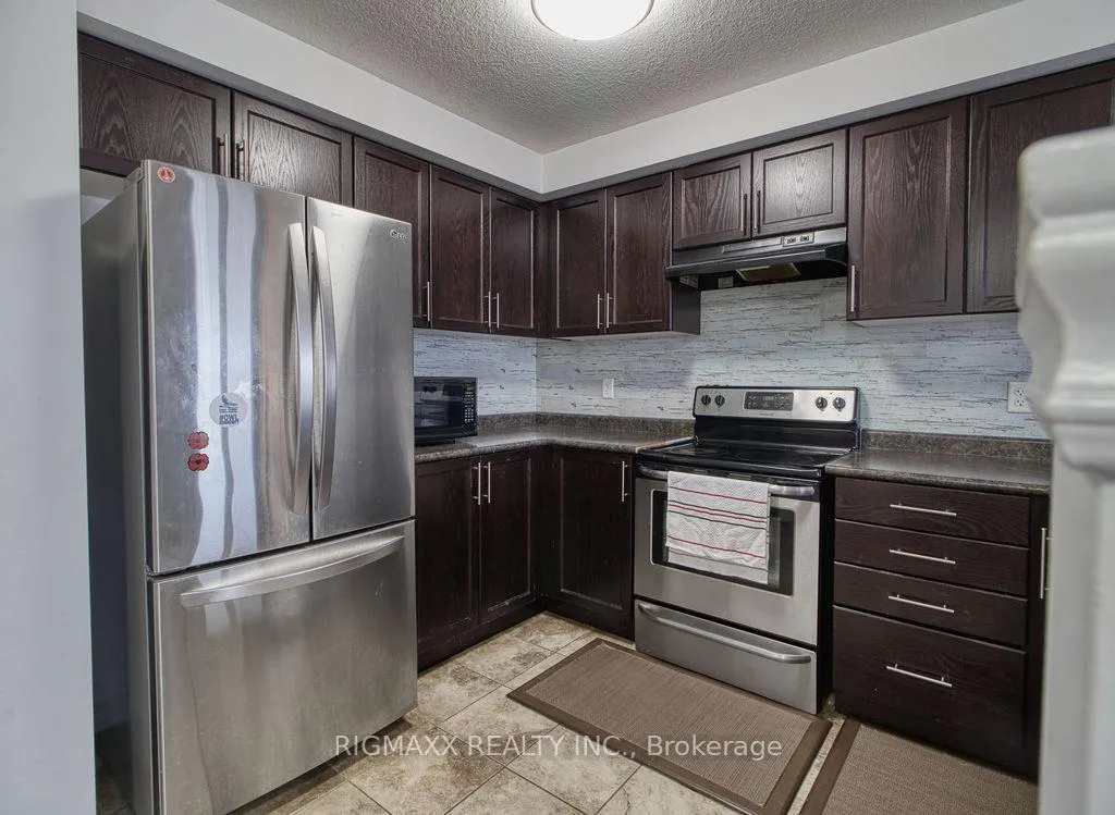 Photo 5 of 57 Renfrew Street, Kitchener, Huron Park — HOMEH