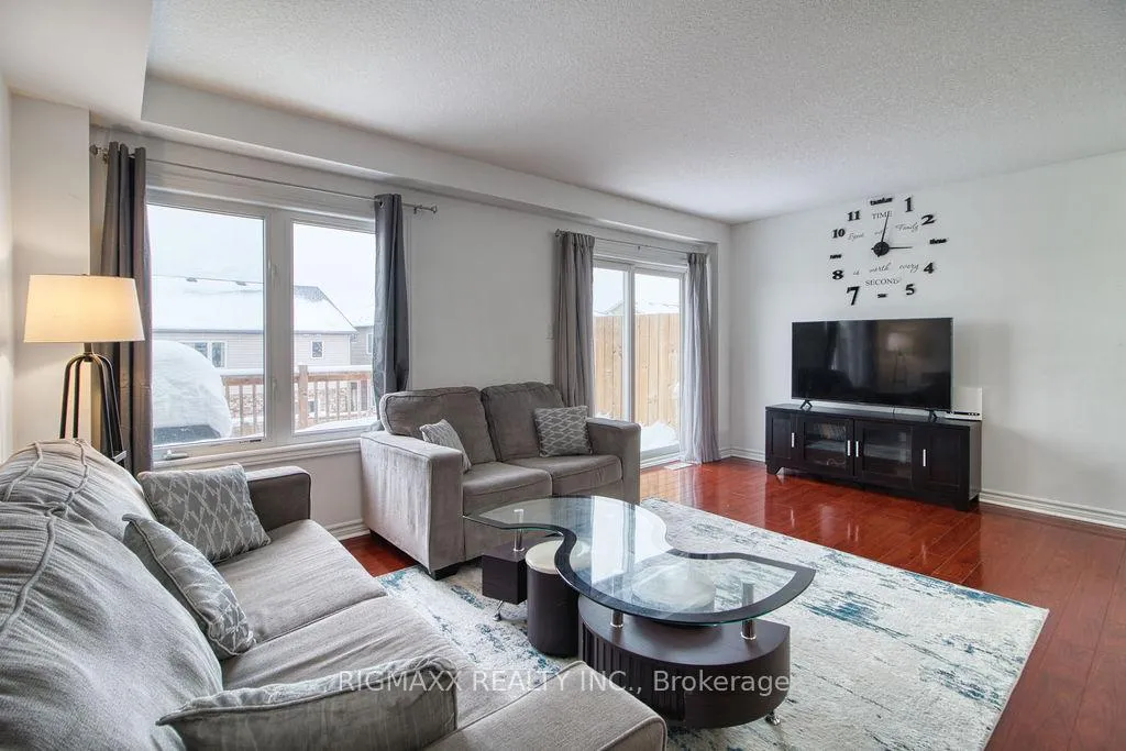 Photo 7 of 57 Renfrew Street, Kitchener, Huron Park — HOMEH