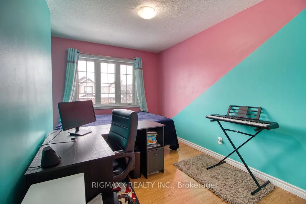 Photo 9 of 57 Renfrew Street, Kitchener, Huron Park — HOMEH