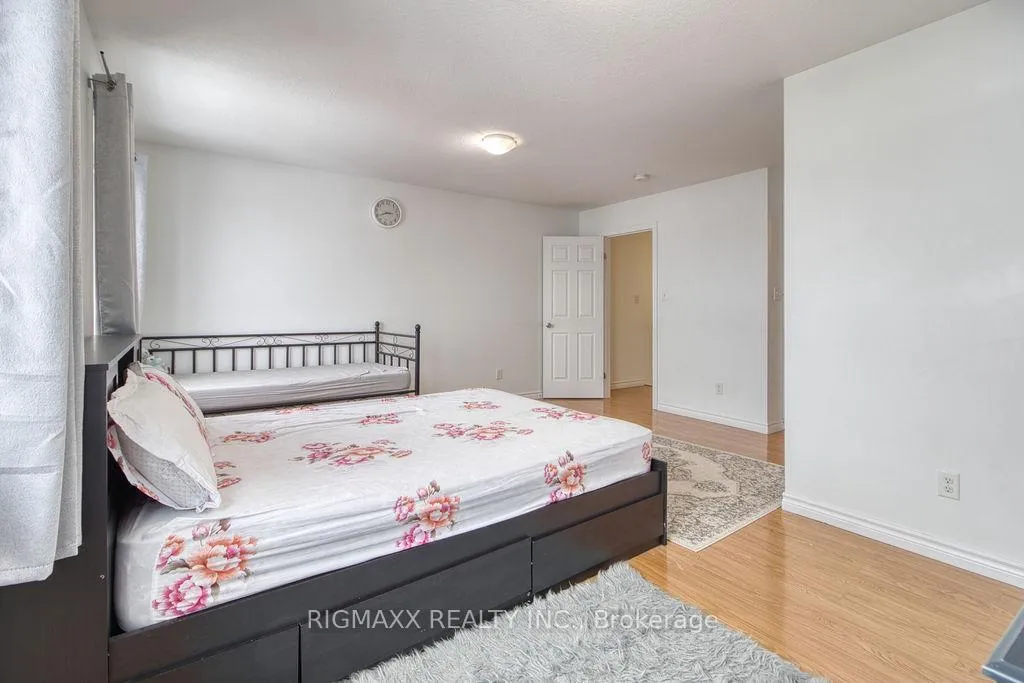 Photo 15 of 57 Renfrew Street, Kitchener, Huron Park — HOMEH