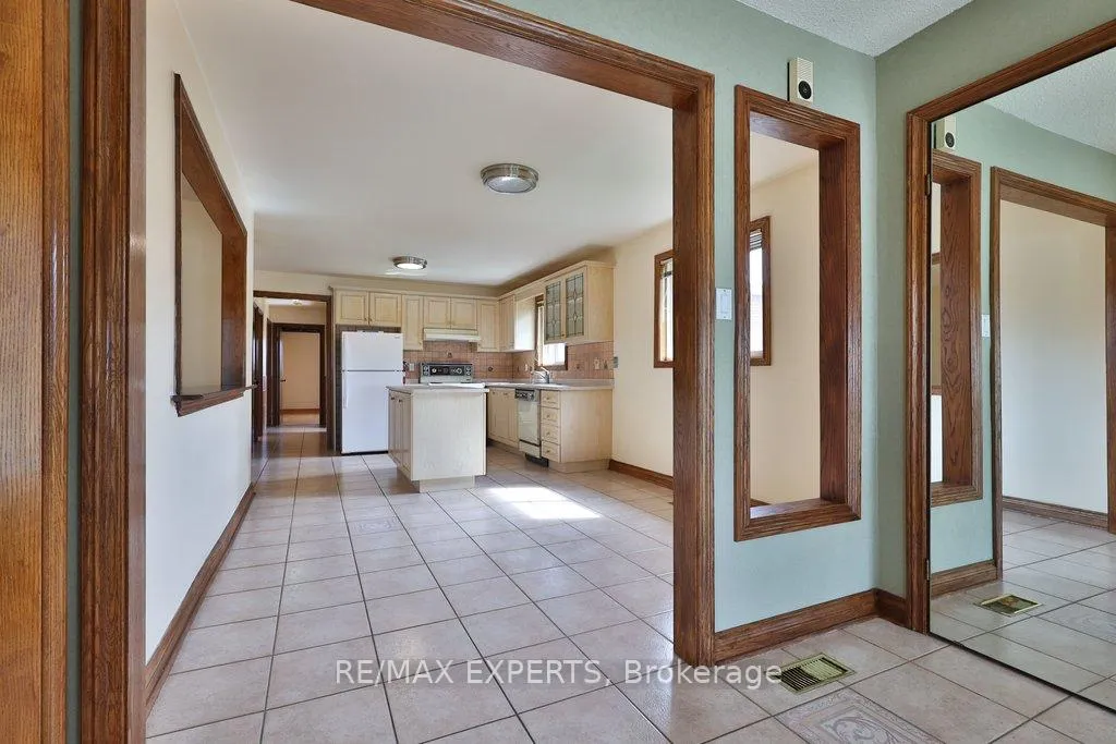 Photo 7 of 50 Pine York Avenue, Vaughan, East Woodbridge — HOMEH