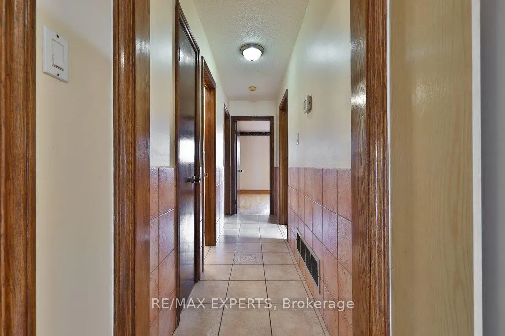 Photo 17 of 50 Pine York Avenue, Vaughan, East Woodbridge — HOMEH