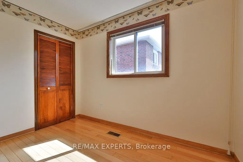 Photo 20 of 50 Pine York Avenue, Vaughan, East Woodbridge — HOMEH