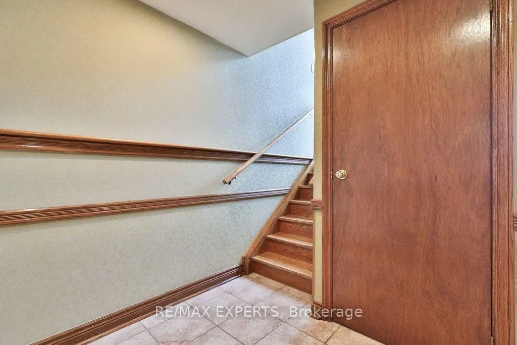 Photo 23 of 50 Pine York Avenue, Vaughan, East Woodbridge — HOMEH