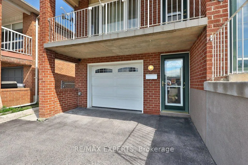 Photo 25 of 50 Pine York Avenue, Vaughan, East Woodbridge — HOMEH