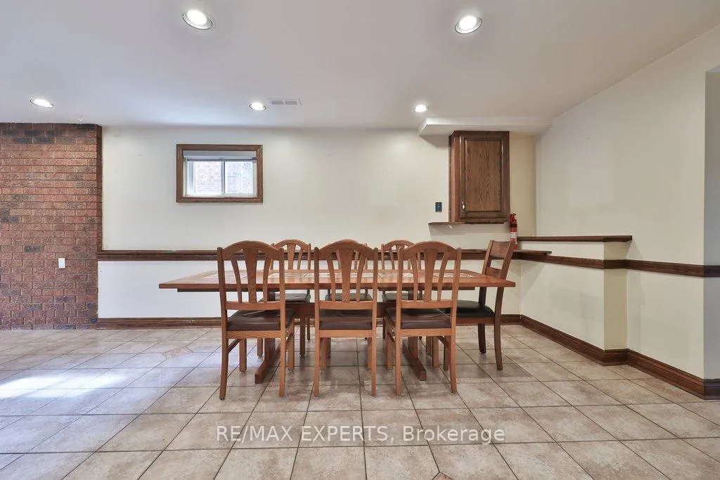 Photo 30 of 50 Pine York Avenue, Vaughan, East Woodbridge — HOMEH