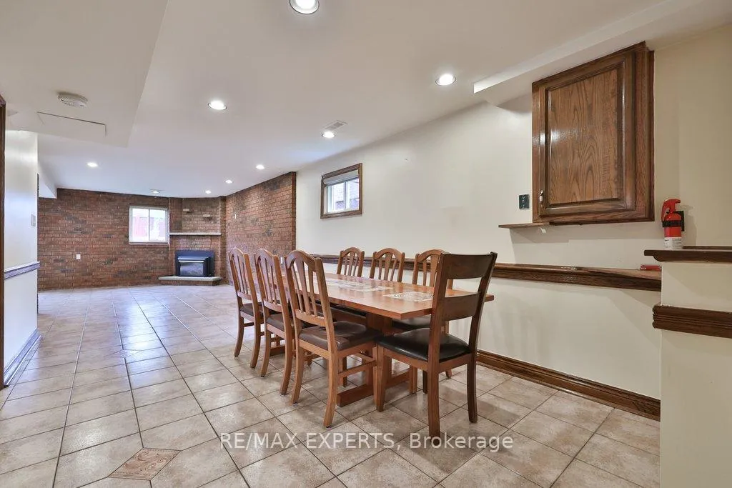 Photo 31 of 50 Pine York Avenue, Vaughan, East Woodbridge — HOMEH