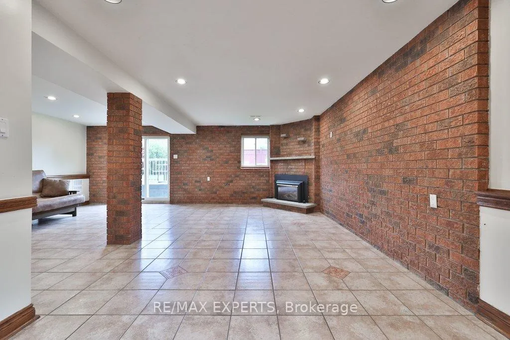Photo 35 of 50 Pine York Avenue, Vaughan, East Woodbridge — HOMEH