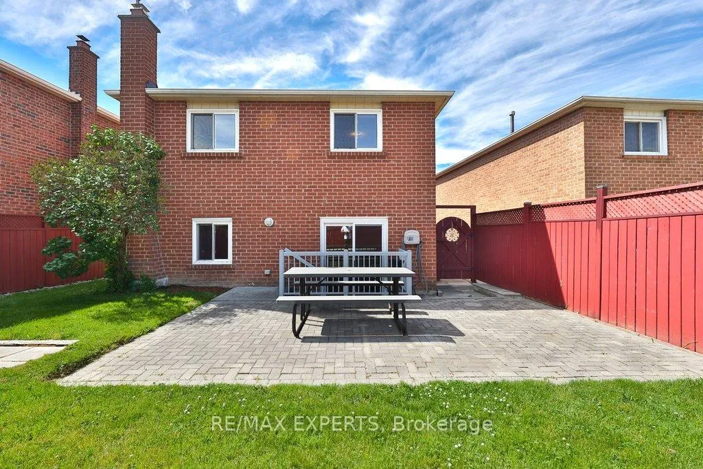 Photo 41 of 50 Pine York Avenue, Vaughan, East Woodbridge — HOMEH