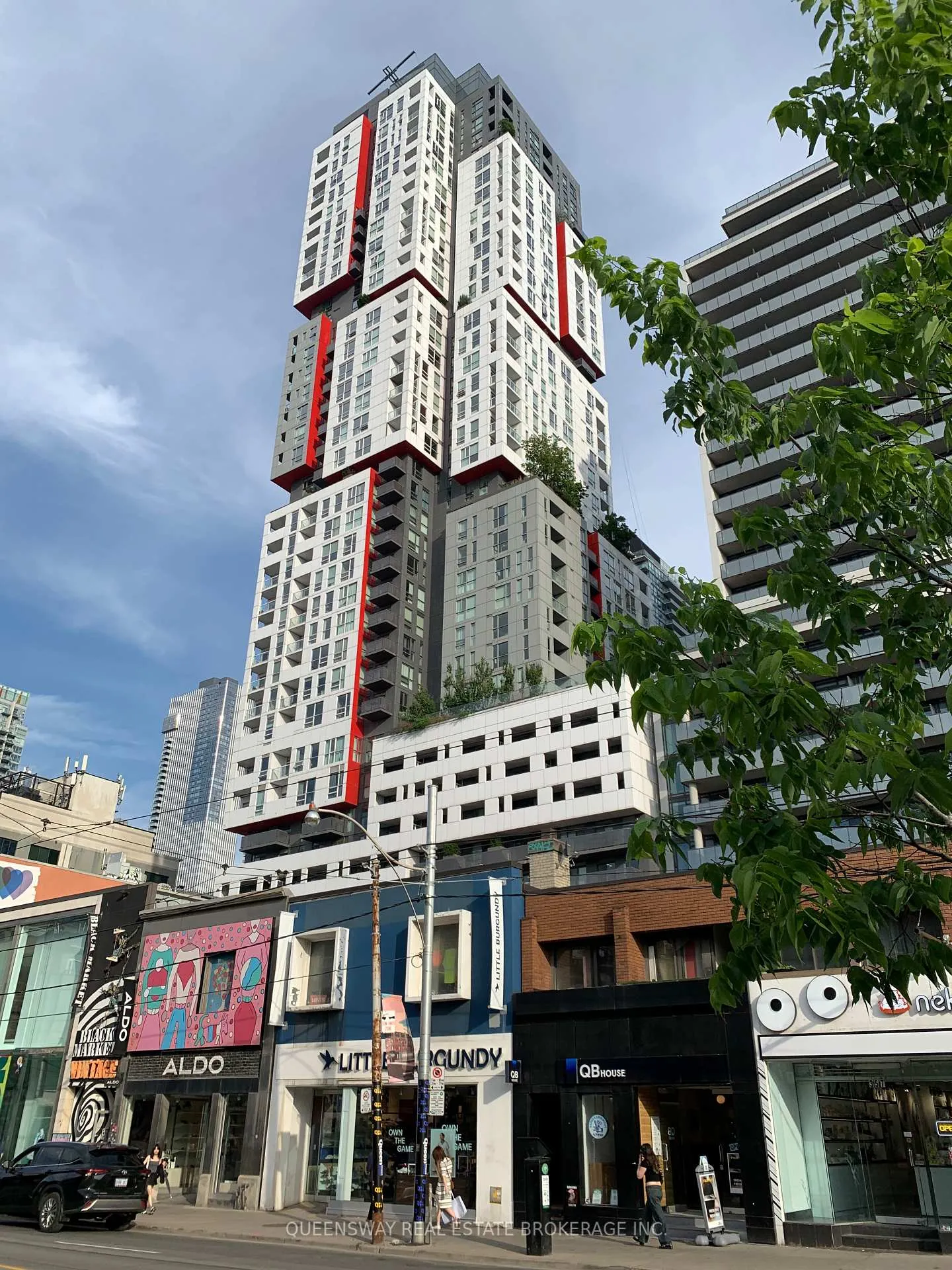 Front of Unit 3007, 318 Richmond Street W