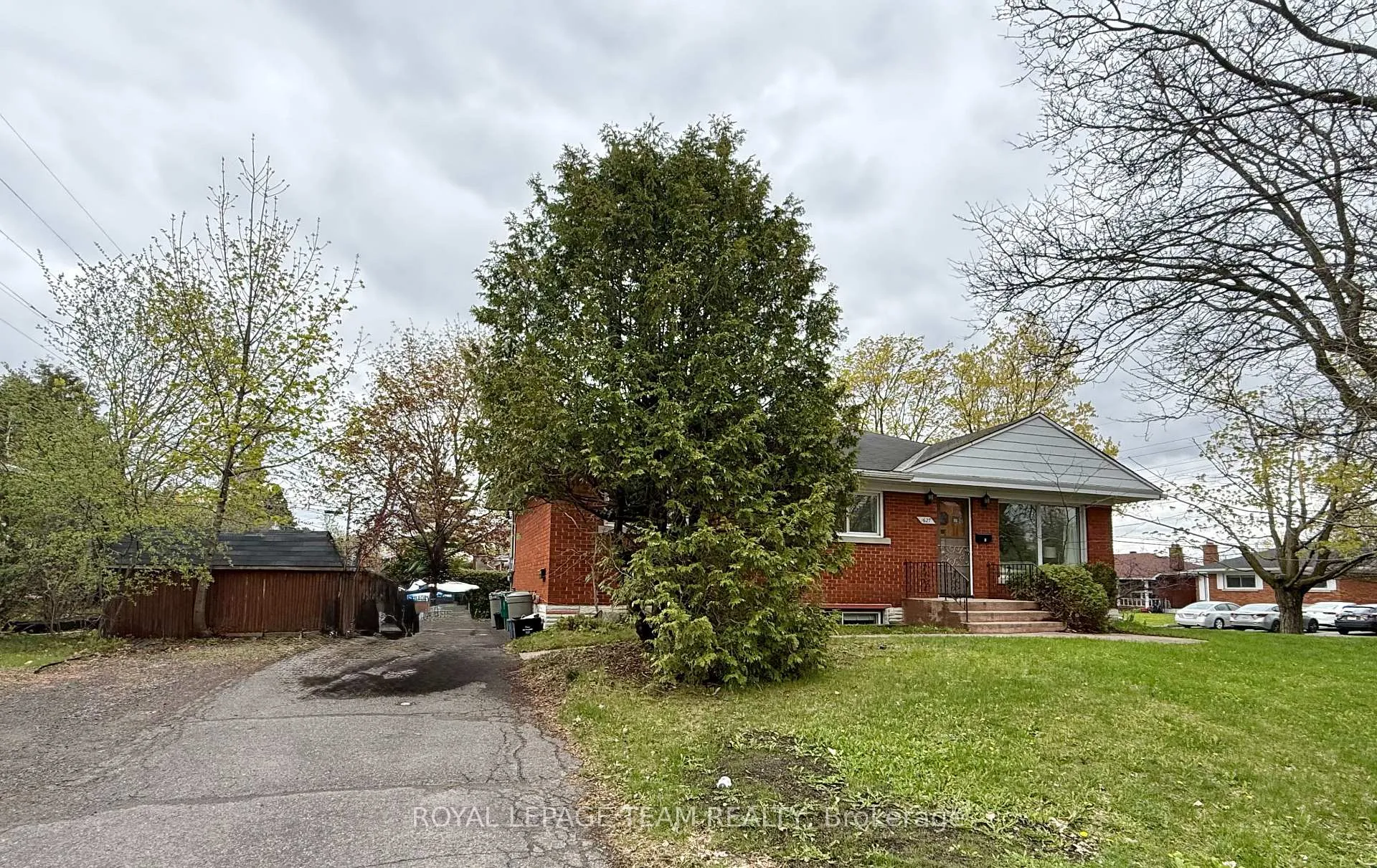 Photo 2 of Unit 1 & 2, 1627 Chaucer Avenue, Ottawa, Riverview Park — HOMEH
