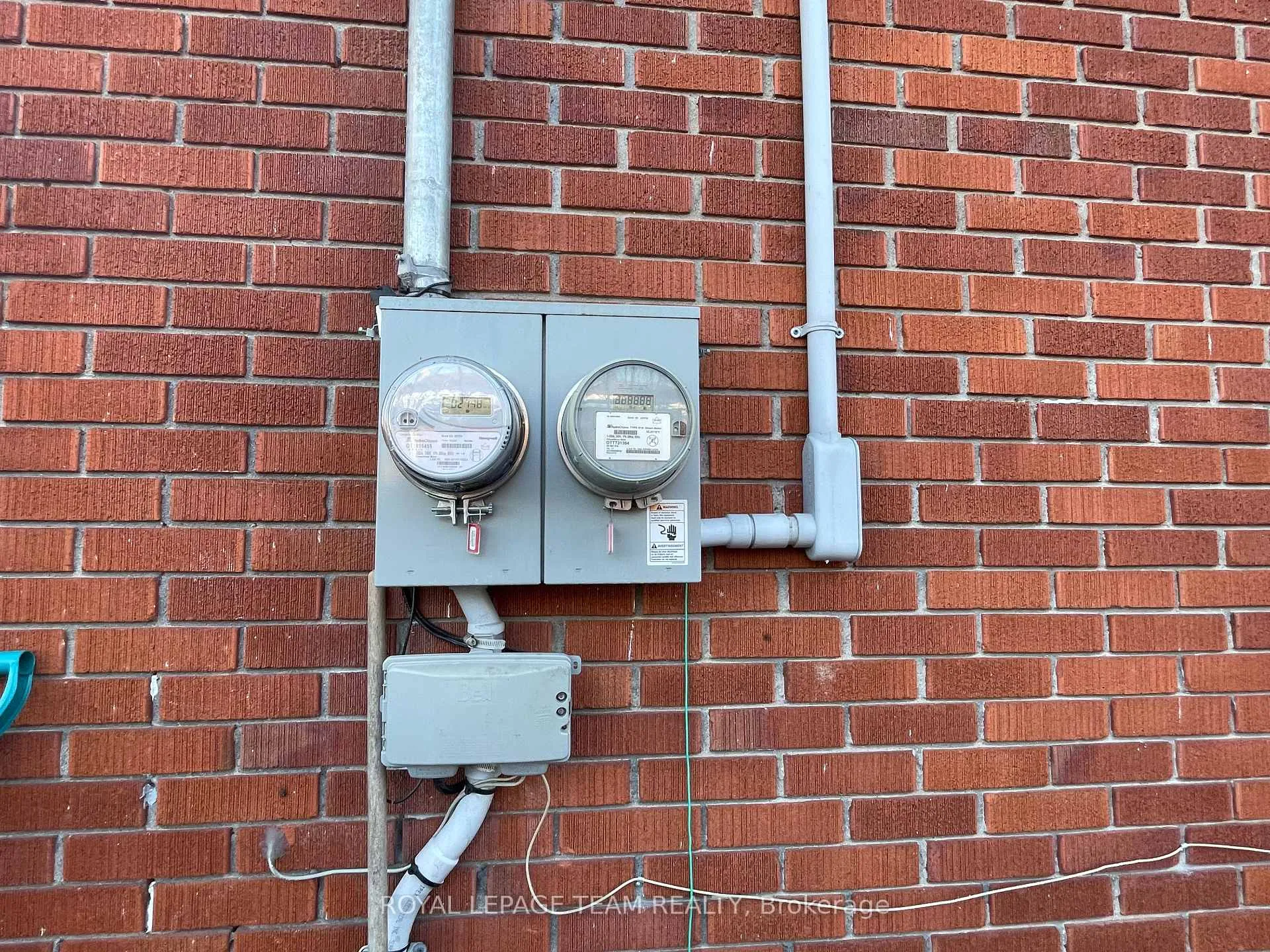 Photo 4 of Unit 1 & 2, 1627 Chaucer Avenue, Ottawa, Riverview Park — HOMEH