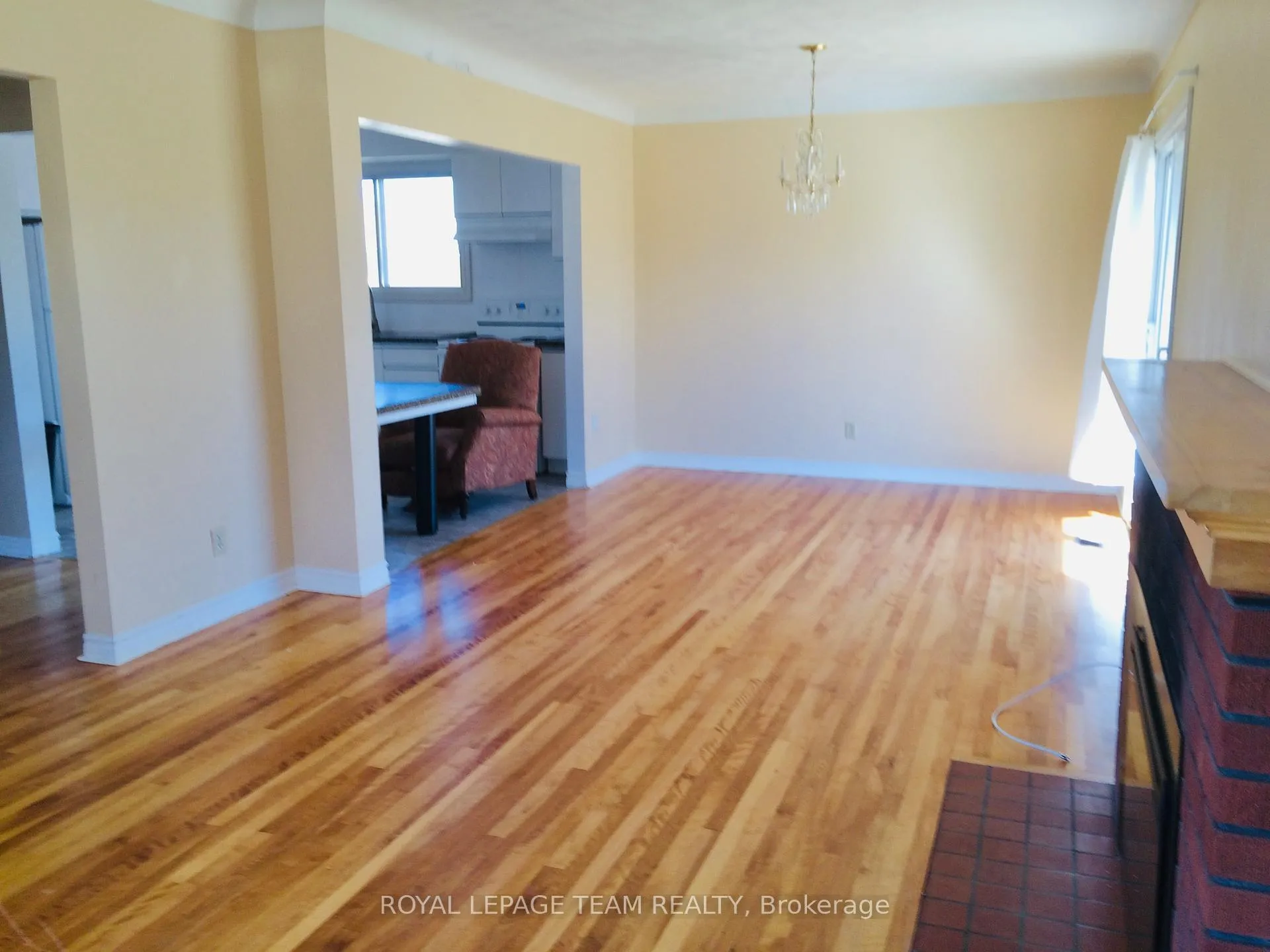 Photo 6 of Unit 1 & 2, 1627 Chaucer Avenue, Ottawa, Riverview Park — HOMEH