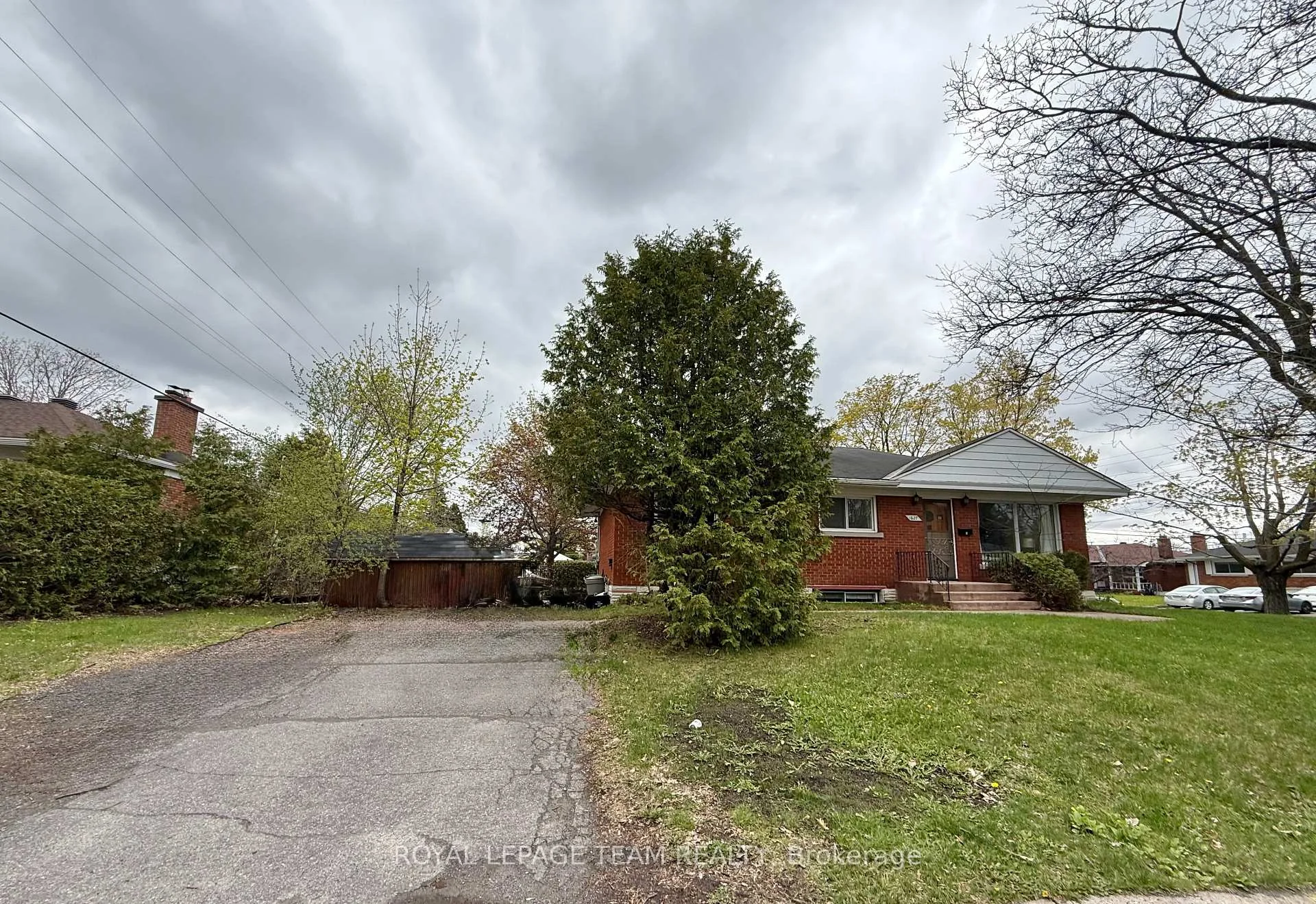 Photo 3 of Unit 1 & 2, 1627 Chaucer Avenue, Ottawa, Riverview Park — HOMEH