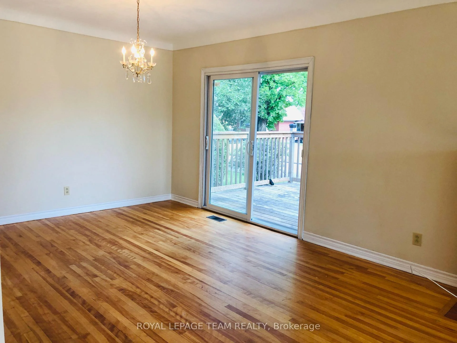 Photo 9 of Unit 1 & 2, 1627 Chaucer Avenue, Ottawa, Riverview Park — HOMEH