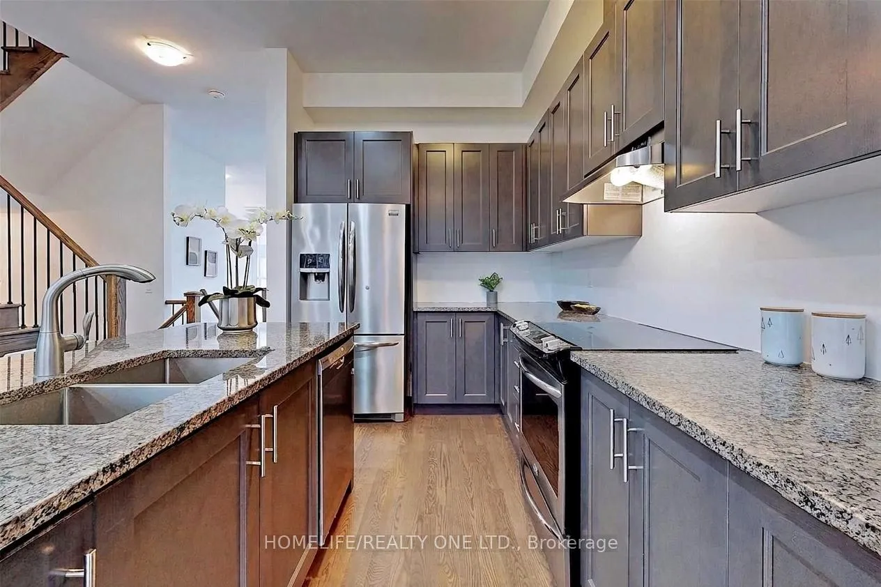 Photo 8 of 9 Cambray Road, Vaughan, Patterson — HOMEH