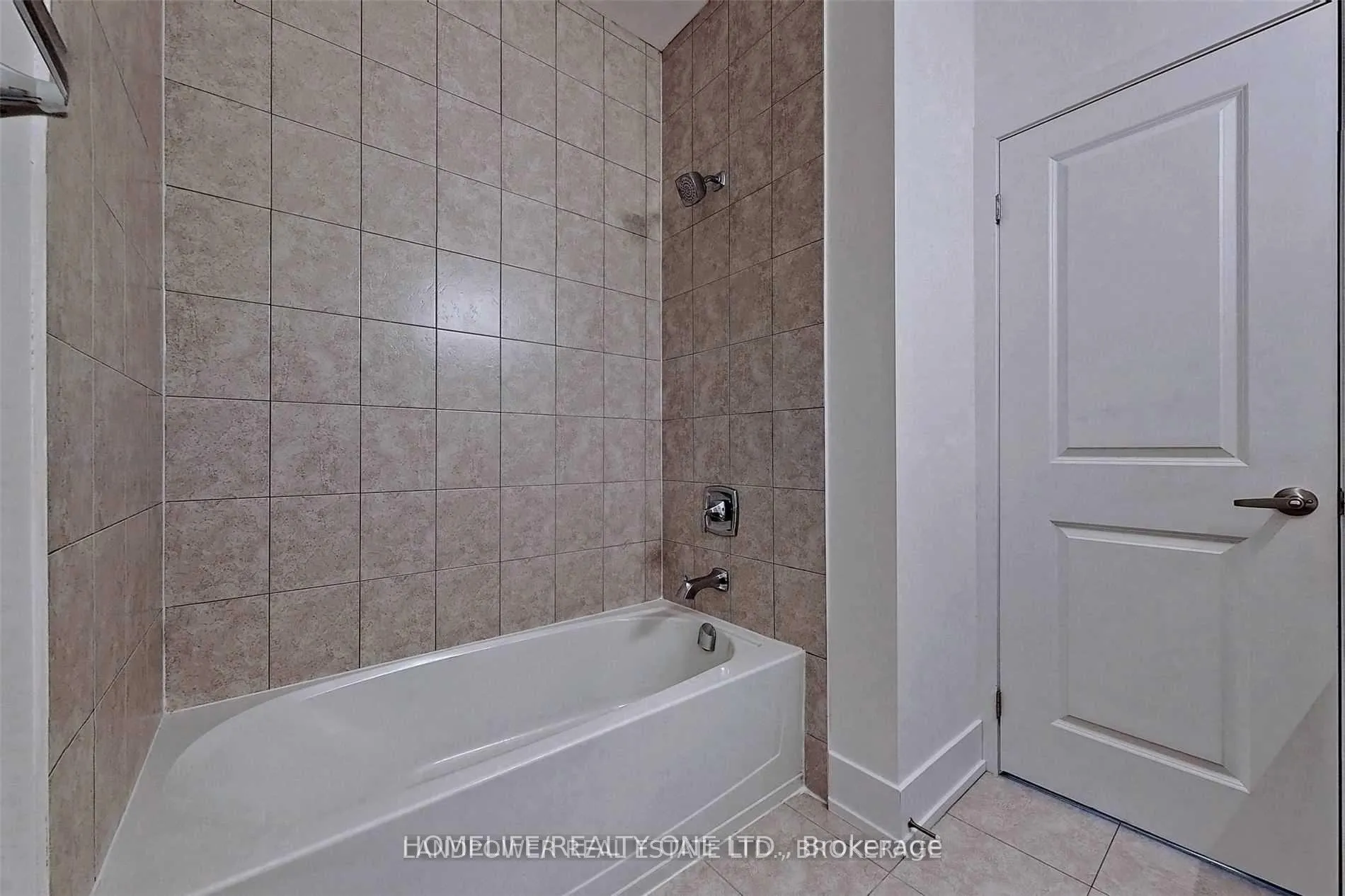 Photo 16 of 9 Cambray Road, Vaughan, Patterson — HOMEH