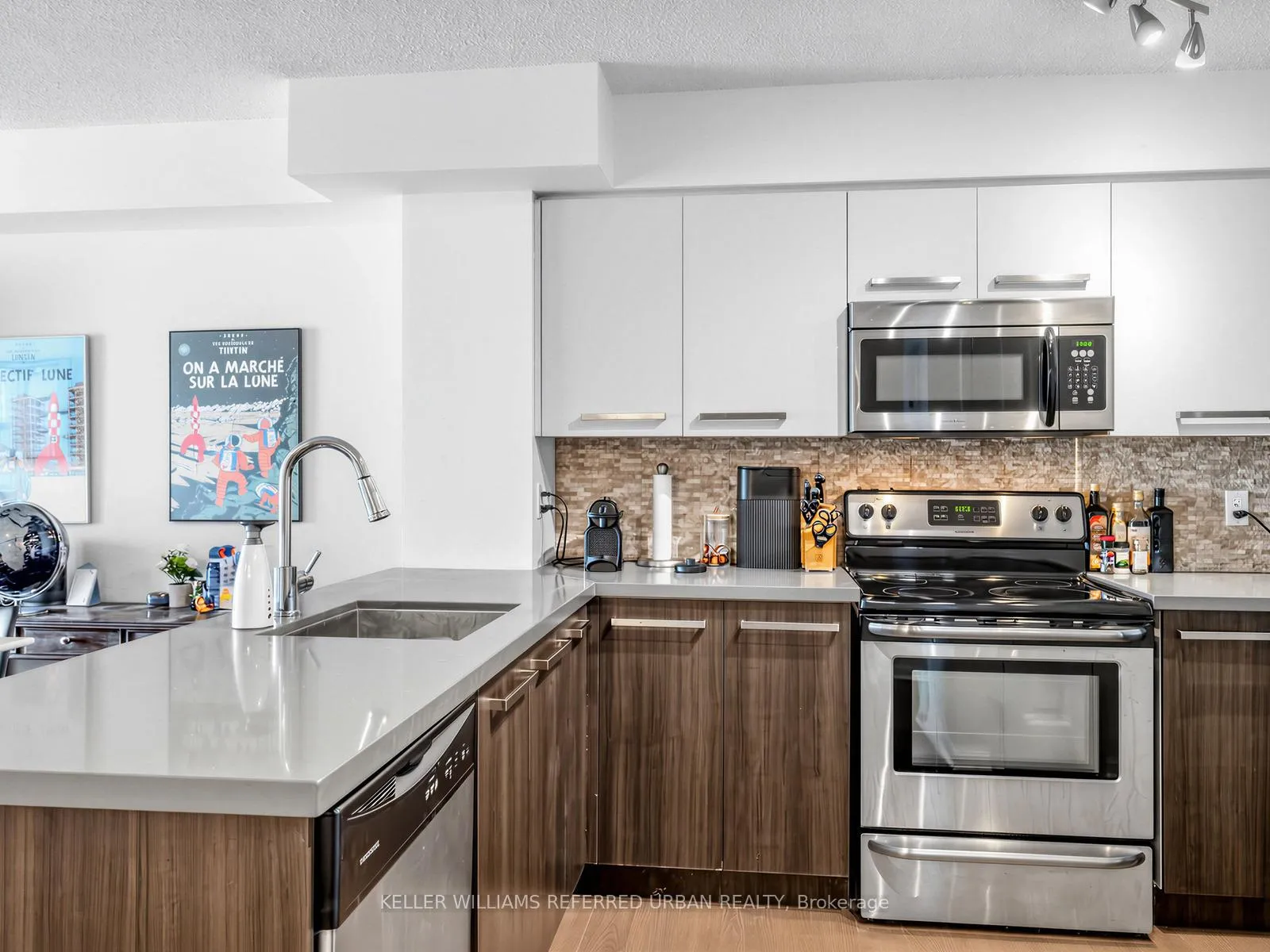 Photo 5 of Unit 1208, 11 St Joseph Street, Toronto, Bay Street Corridor — HOMEH