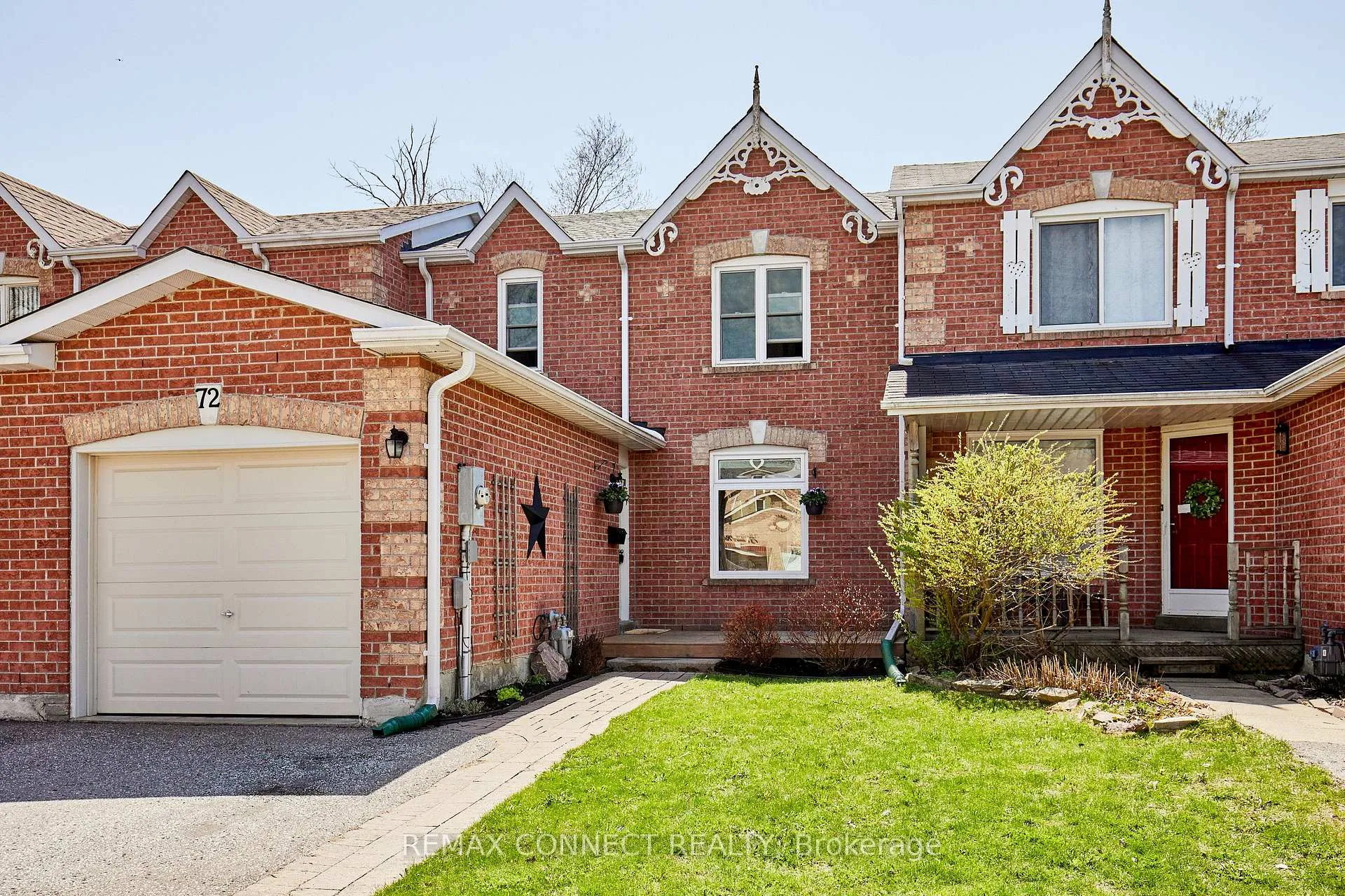 Photo 2 of 72 Stuart Road, Clarington, Courtice — HOMEH