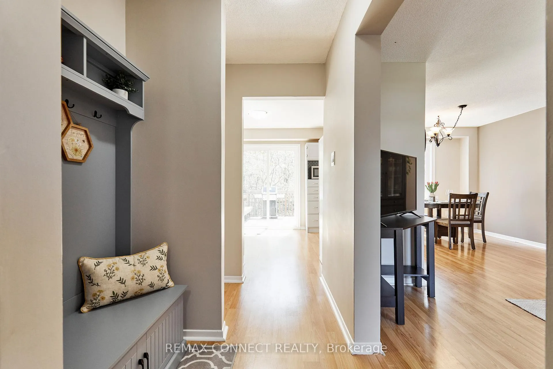 Photo 8 of 72 Stuart Road, Clarington, Courtice — HOMEH