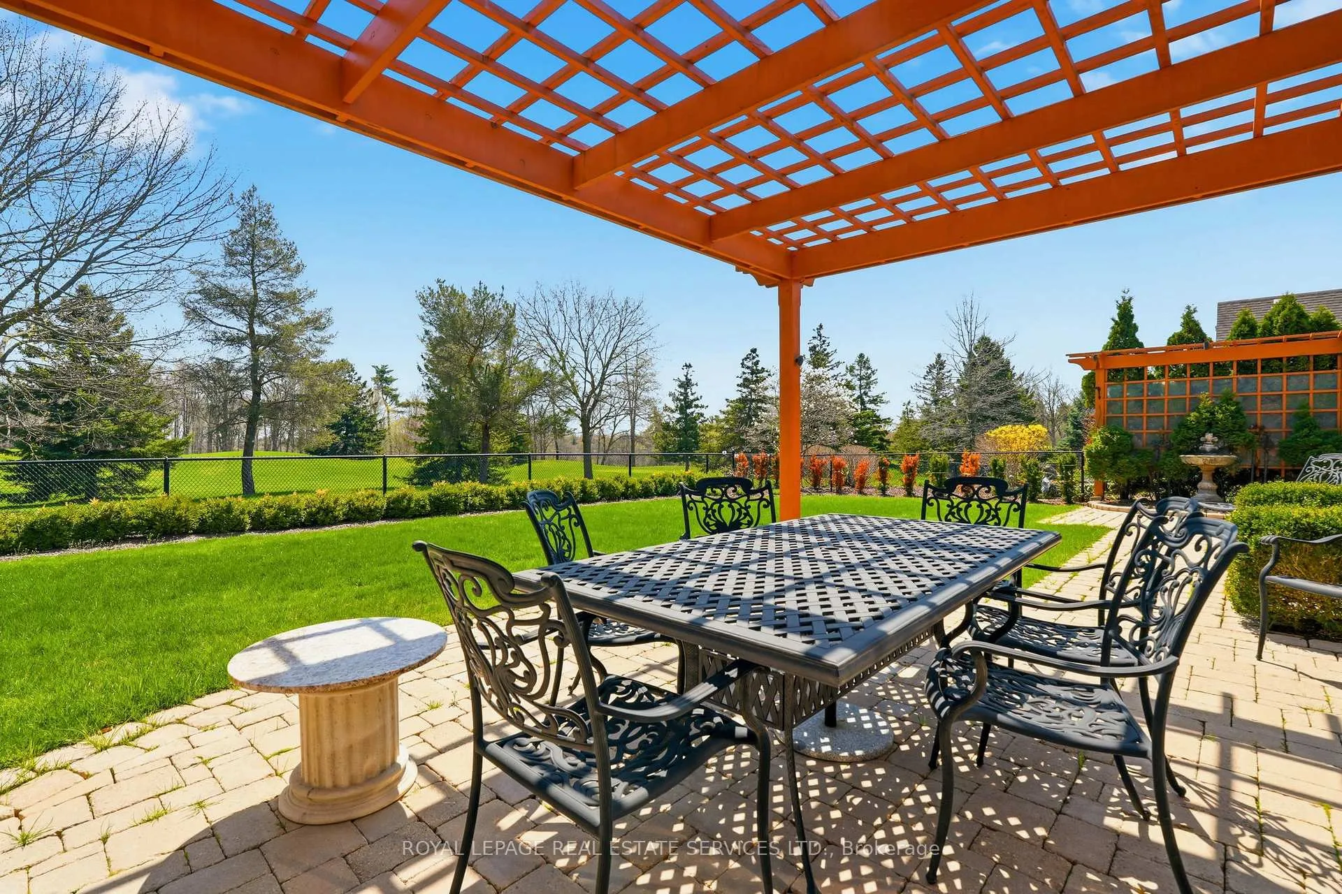 Photo 41 of 35 Links Lane, Brampton, Credit Valley — HOMEH