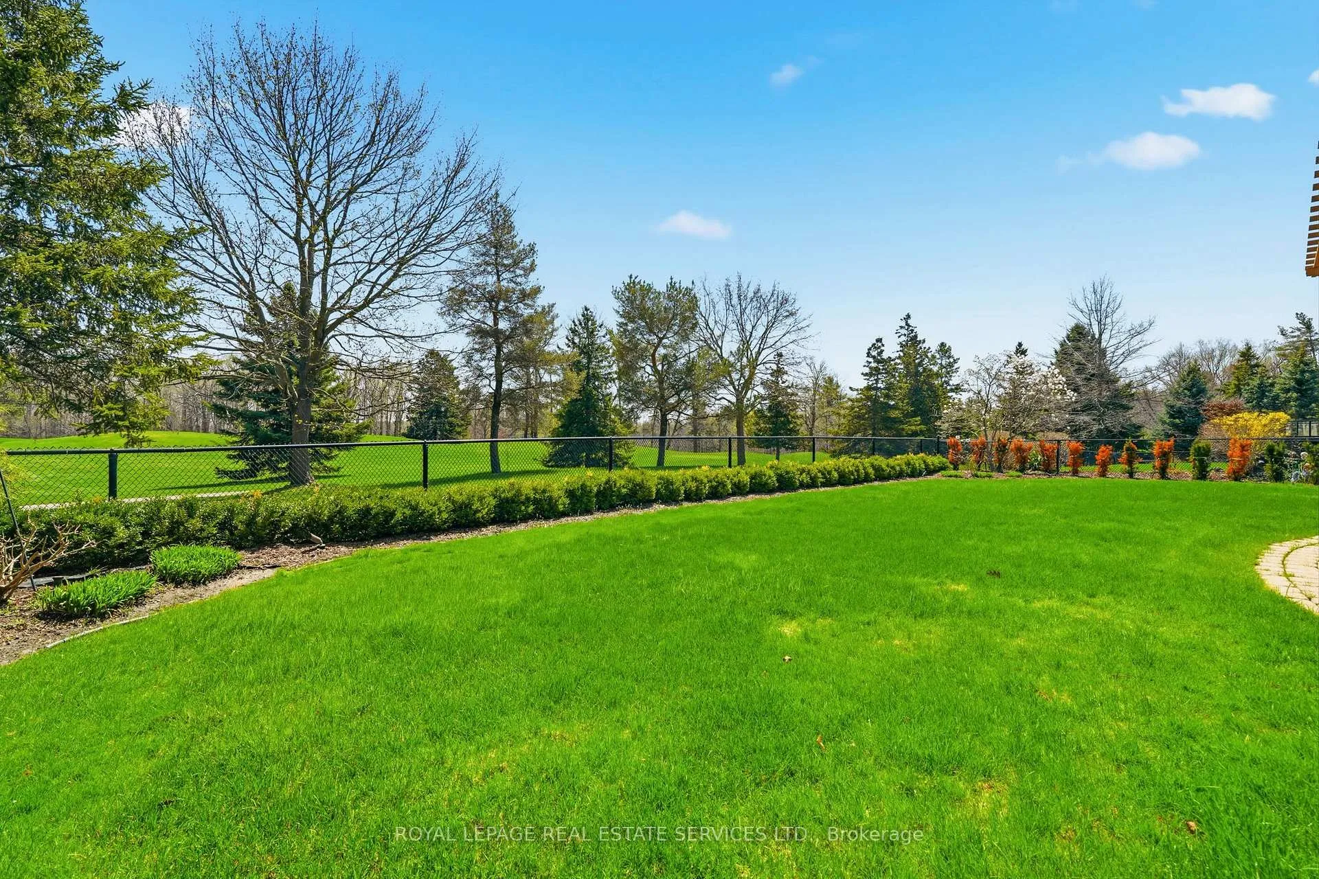 Photo 48 of 35 Links Lane, Brampton, Credit Valley — HOMEH