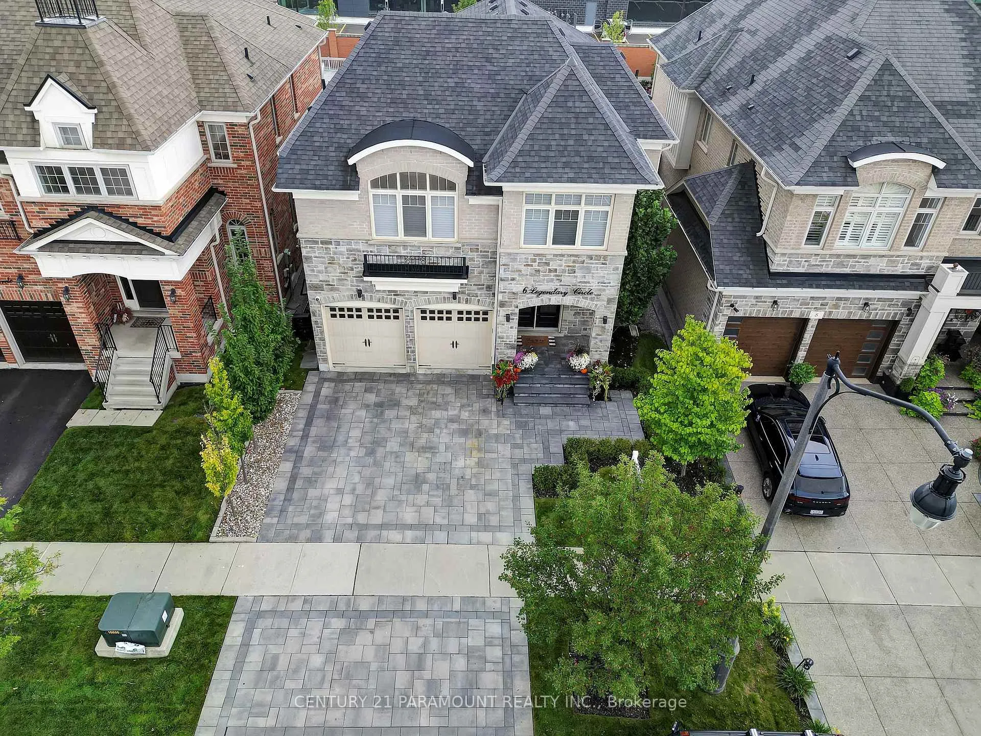 Photo 2 of 6 Legendary Circle, Brampton, Bram West — HOMEH