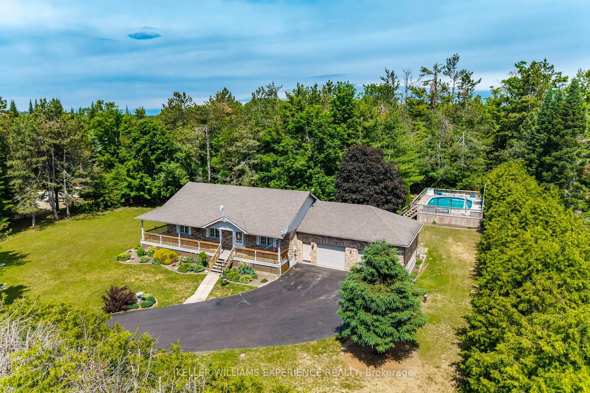 Photo 4 of 2 Greenshields Crescent, Oro-Medonte, Rural Oro-Medonte — HOMEH