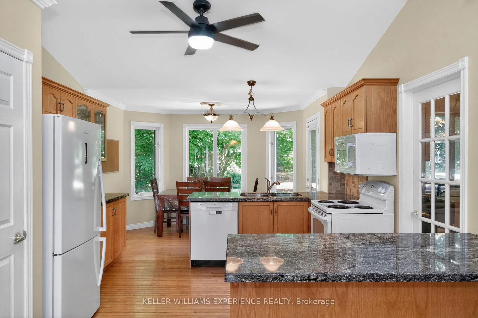 Photo 14 of 2 Greenshields Crescent, Oro-Medonte, Rural Oro-Medonte — HOMEH
