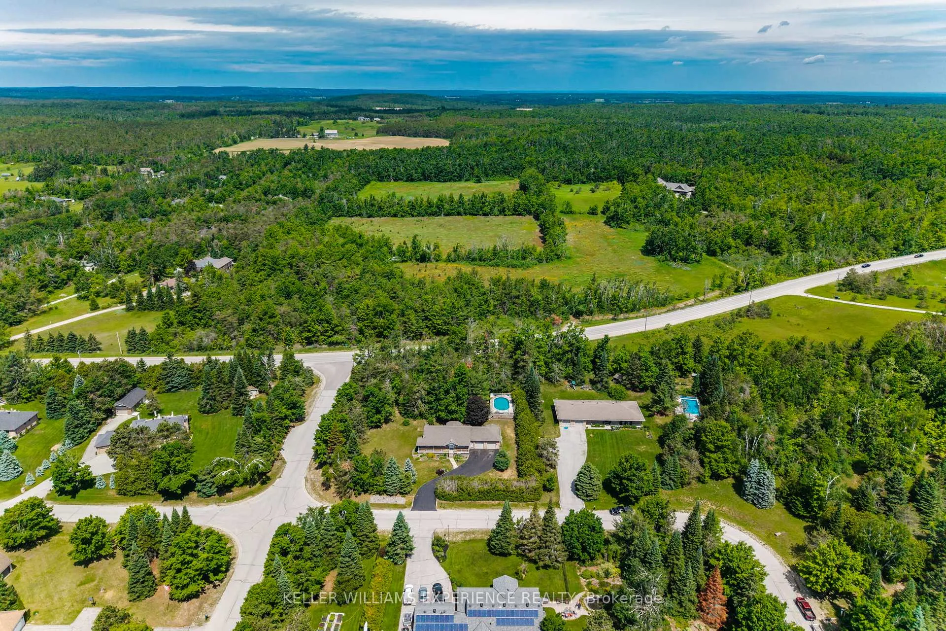 Photo 34 of 2 Greenshields Crescent, Oro-Medonte, Rural Oro-Medonte — HOMEH