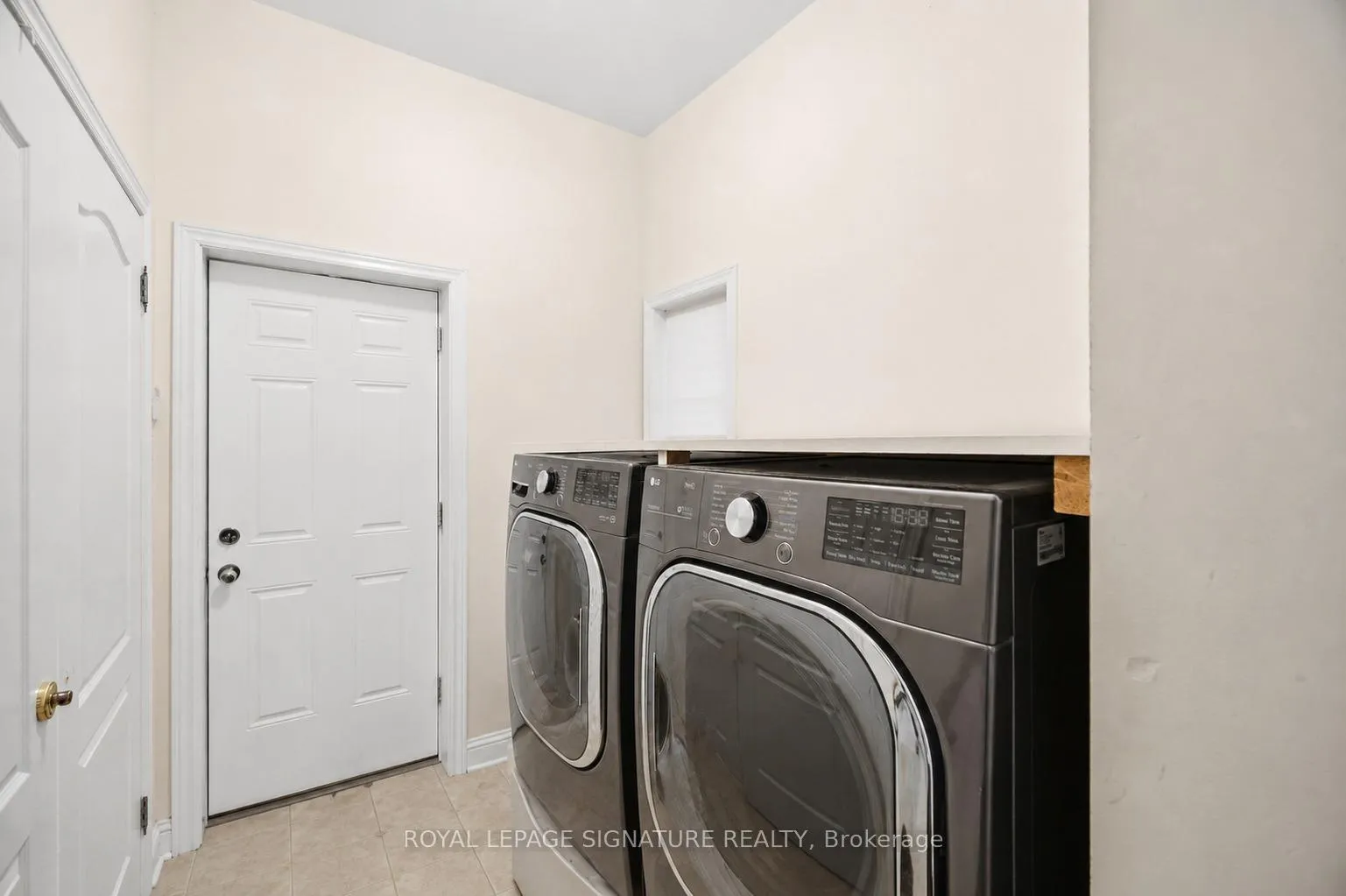 Photo 14 of 94 Jazz Drive, Vaughan, Patterson — HOMEH