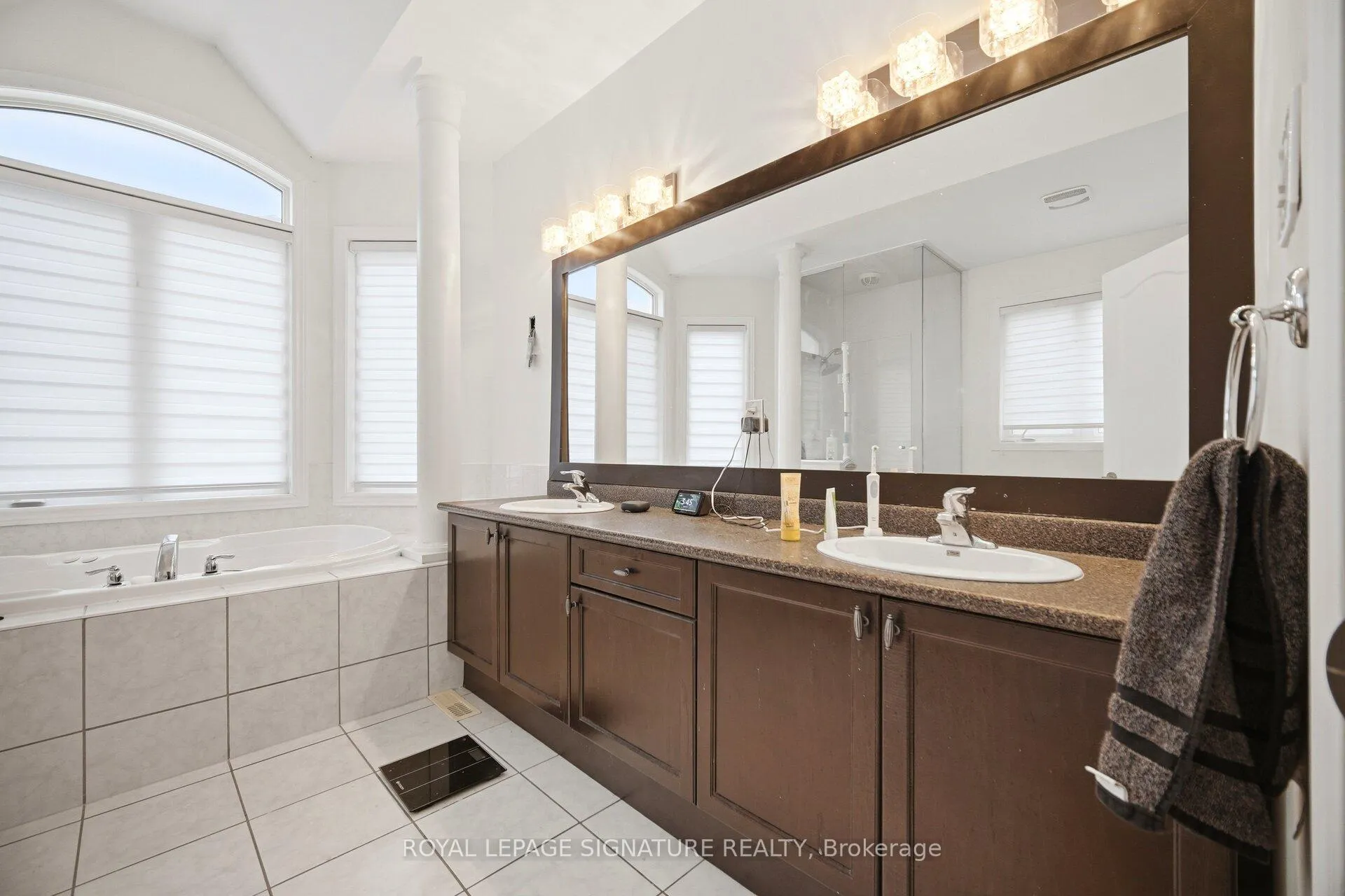 Photo 19 of 94 Jazz Drive, Vaughan, Patterson — HOMEH