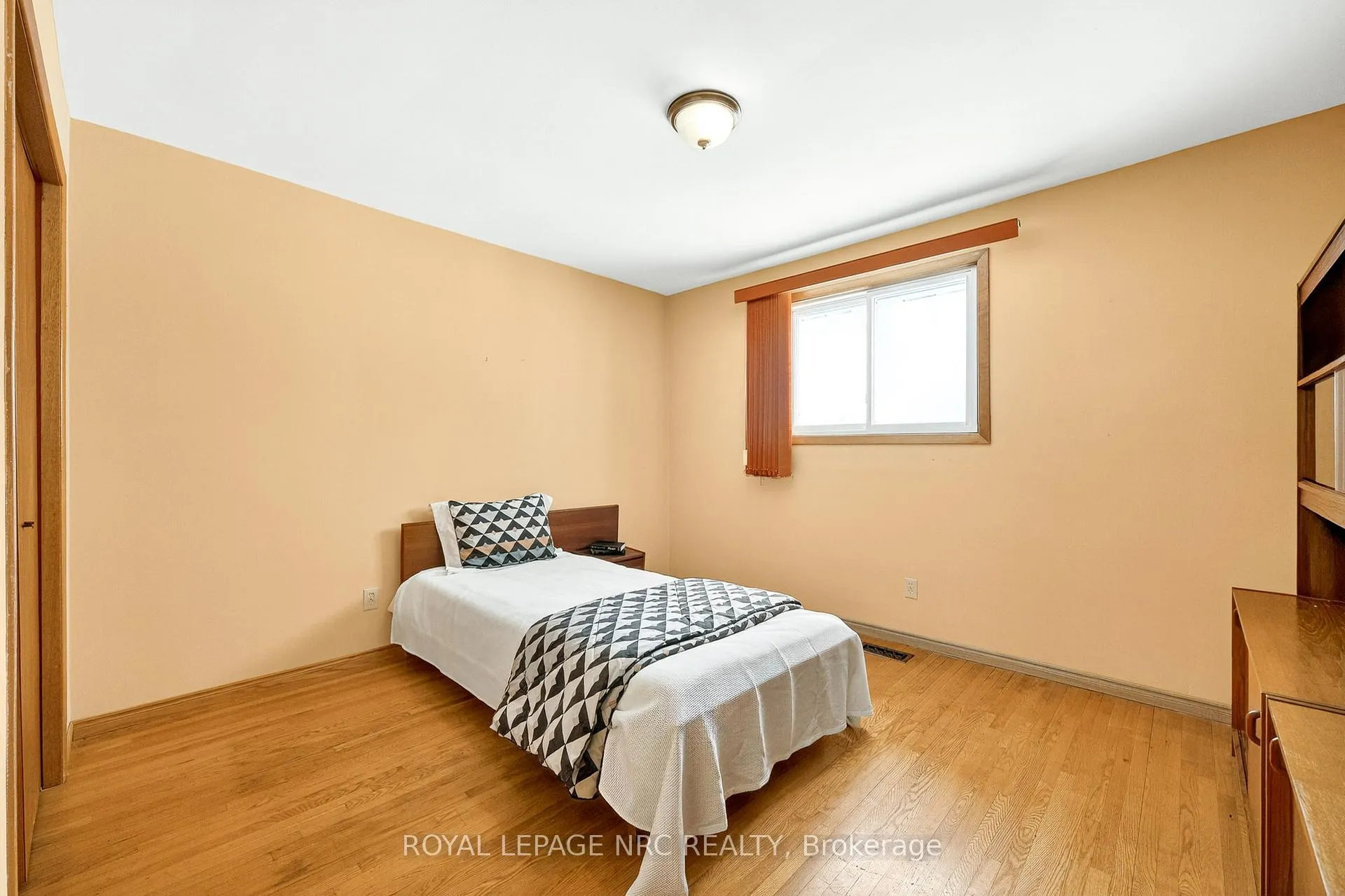 Photo 13 of 11 Pinard Street, Hamilton, Vincent — HOMEH