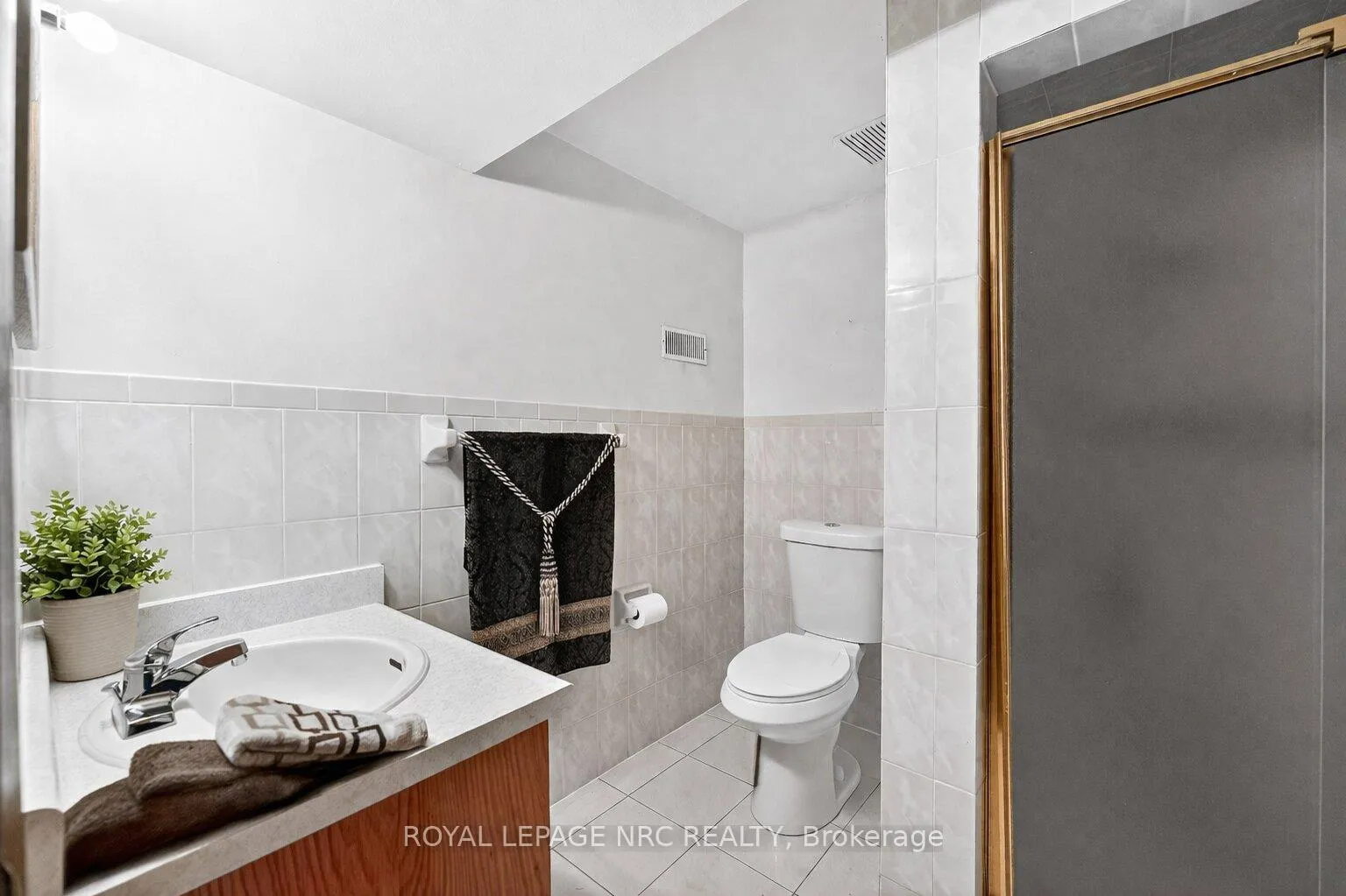 Photo 19 of 11 Pinard Street, Hamilton, Vincent — HOMEH