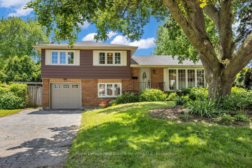 Photo 2 of 4042 Melba Lane, Burlington, Shoreacres — HOMEH