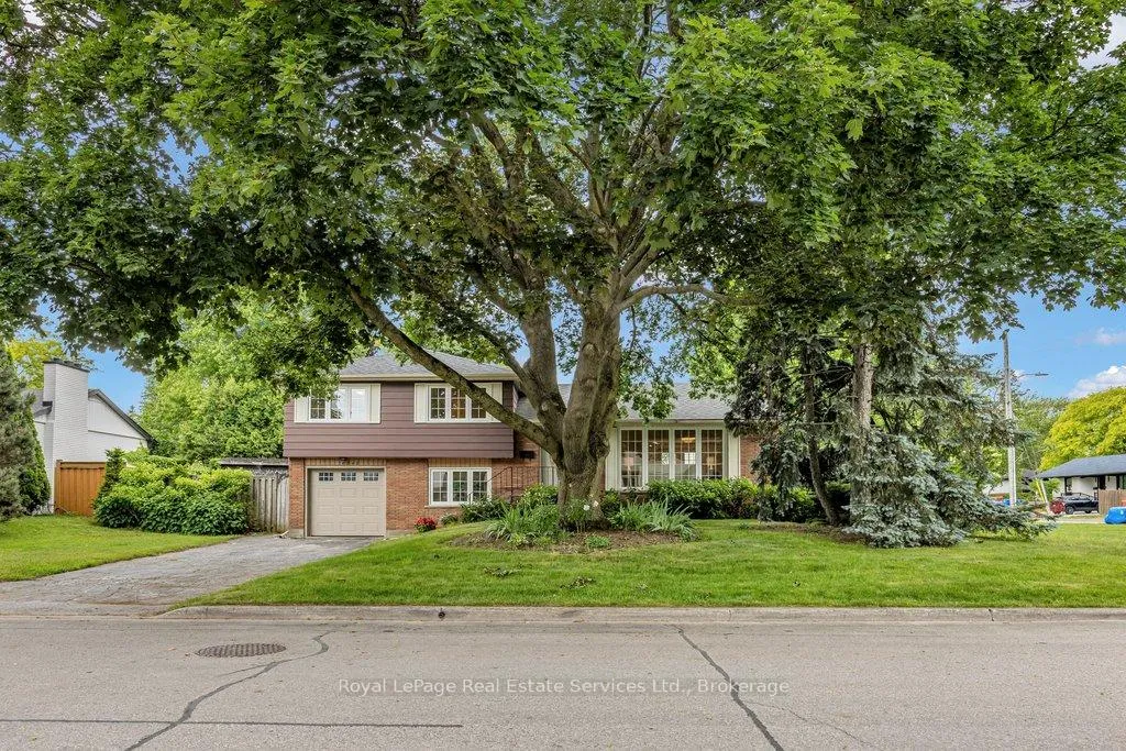 Photo 3 of 4042 Melba Lane, Burlington, Shoreacres — HOMEH