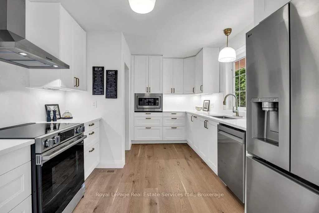 Photo 13 of 4042 Melba Lane, Burlington, Shoreacres — HOMEH