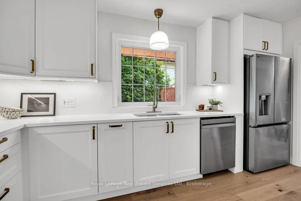 Photo 14 of 4042 Melba Lane, Burlington, Shoreacres — HOMEH