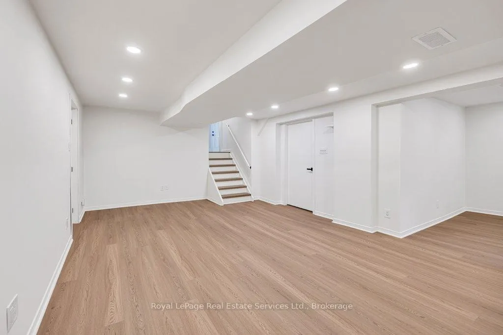 Photo 36 of 4042 Melba Lane, Burlington, Shoreacres — HOMEH