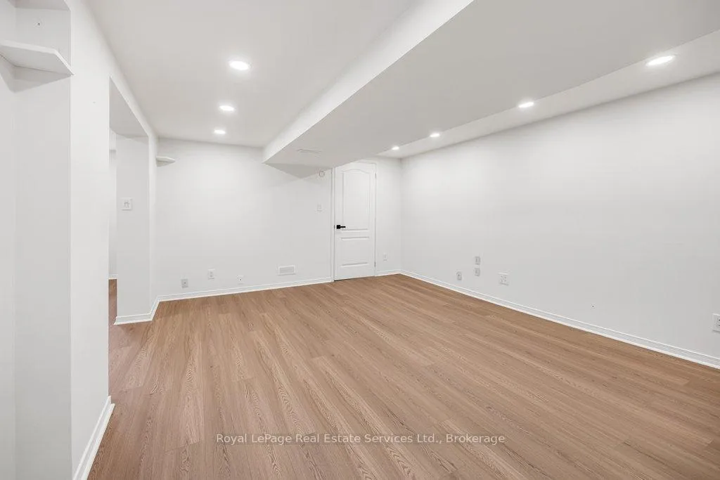 Photo 38 of 4042 Melba Lane, Burlington, Shoreacres — HOMEH