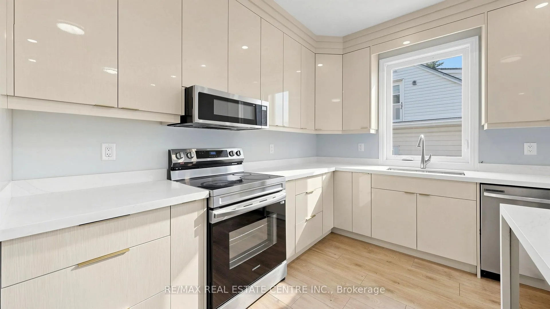 Photo 12 of 149 Ballantyne Avenue, Cambridge, Christopher-Champlain — HOMEH